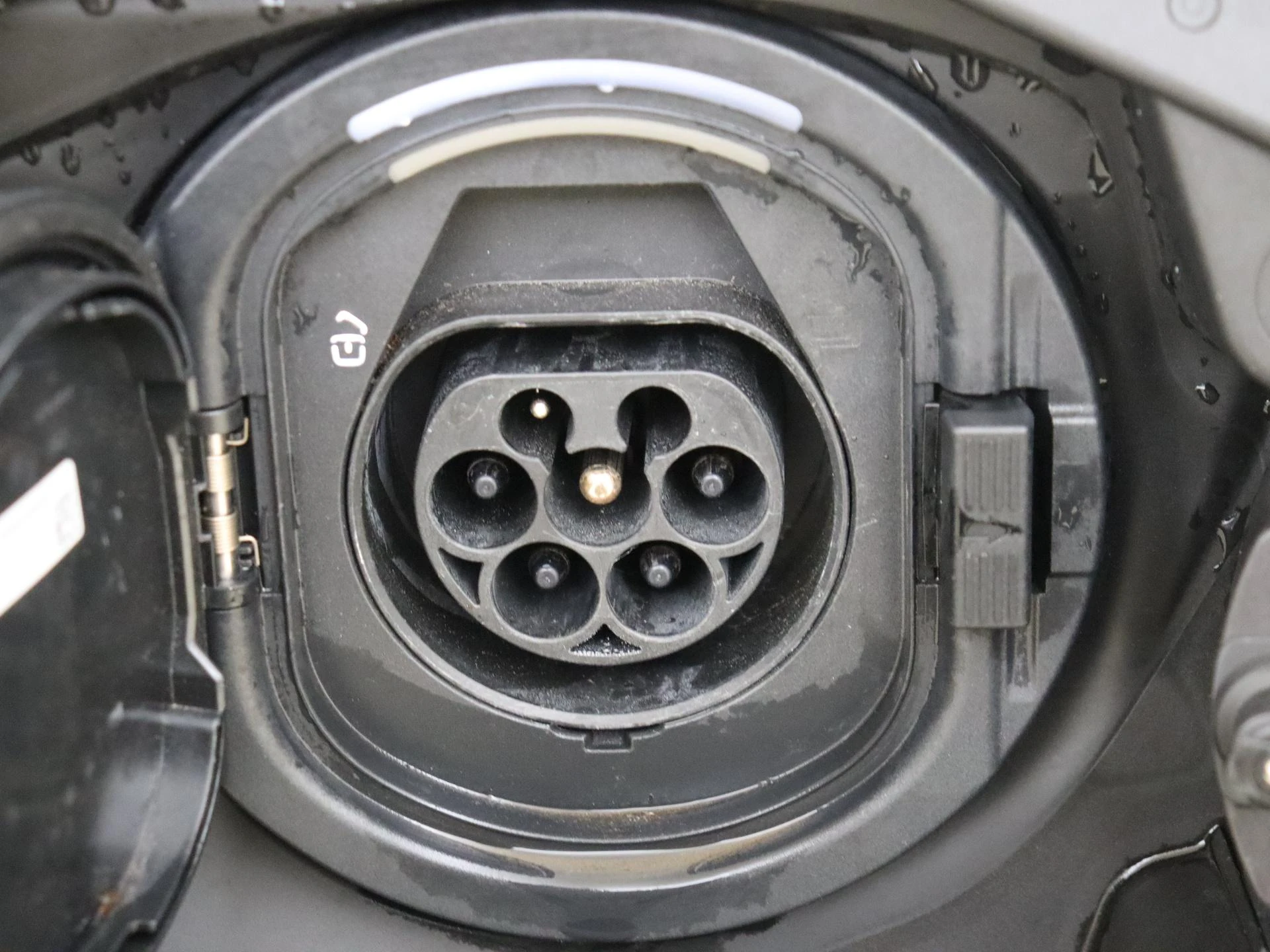 Mercedes-Benz-C-Klasse-image-30