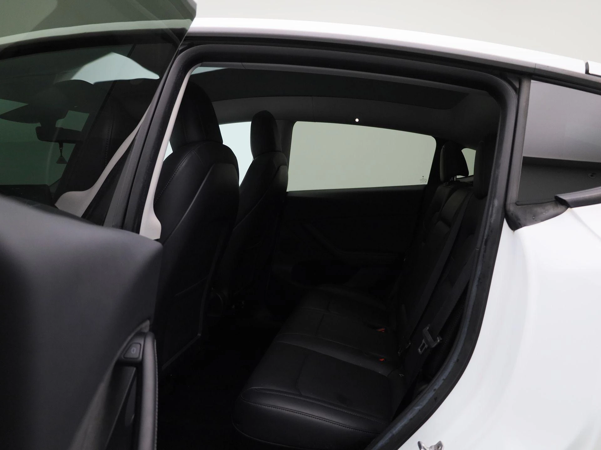 Tesla-Model Y-image-9