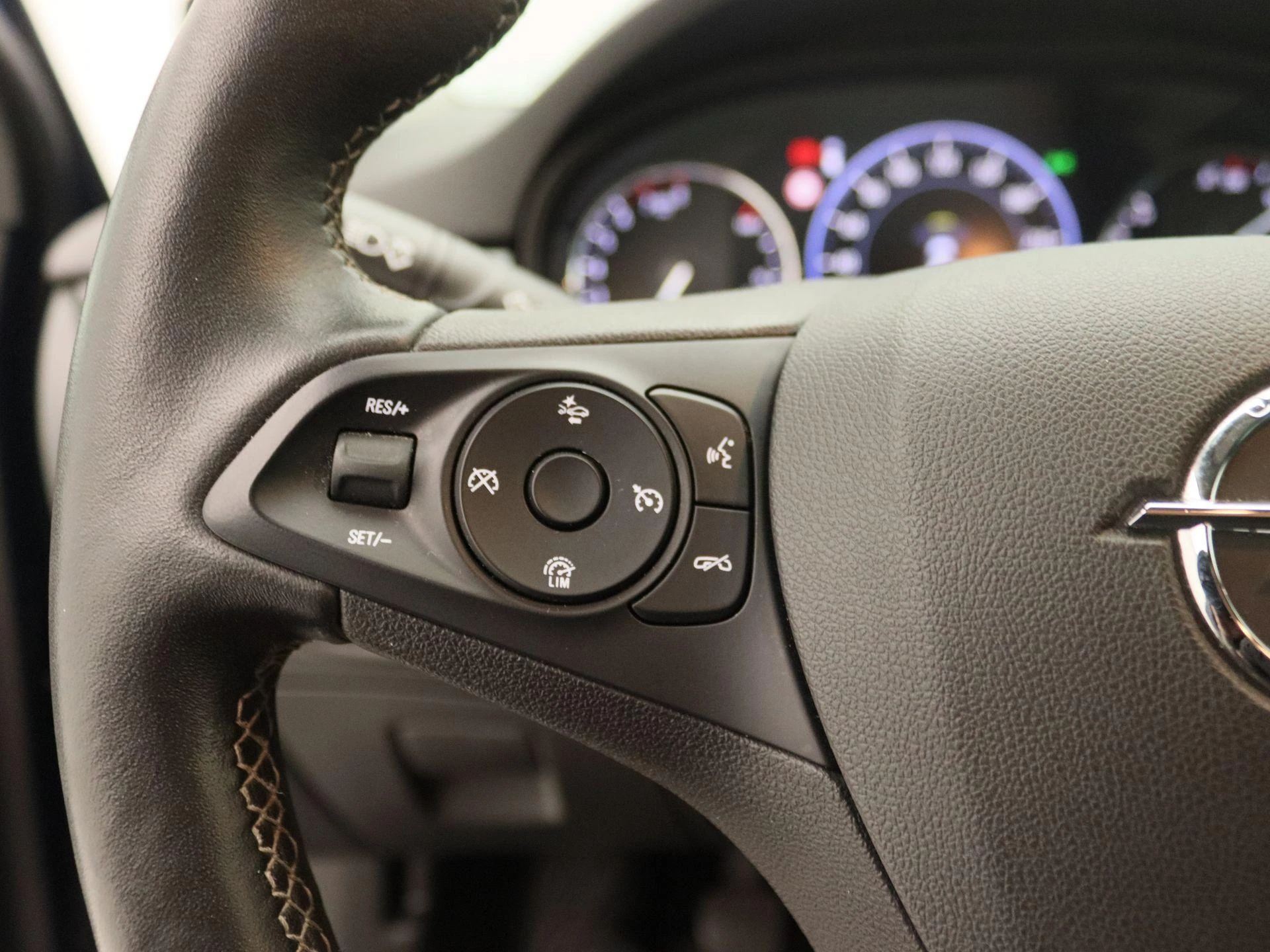Opel-Astra-image-18
