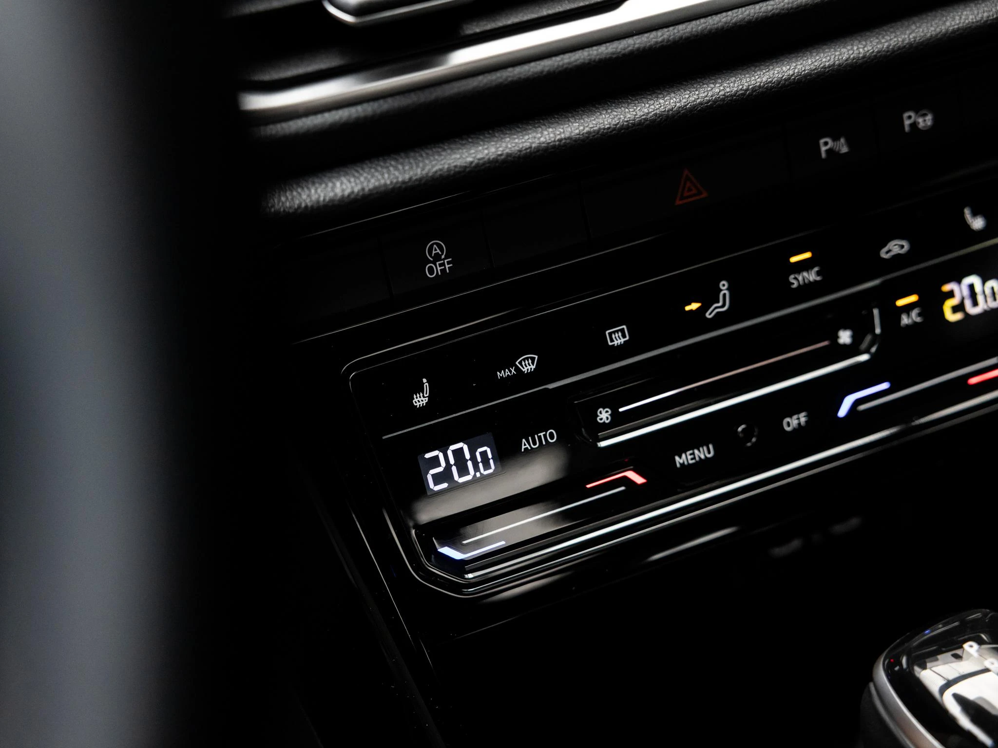 Volkswagen-T-Roc-image-36