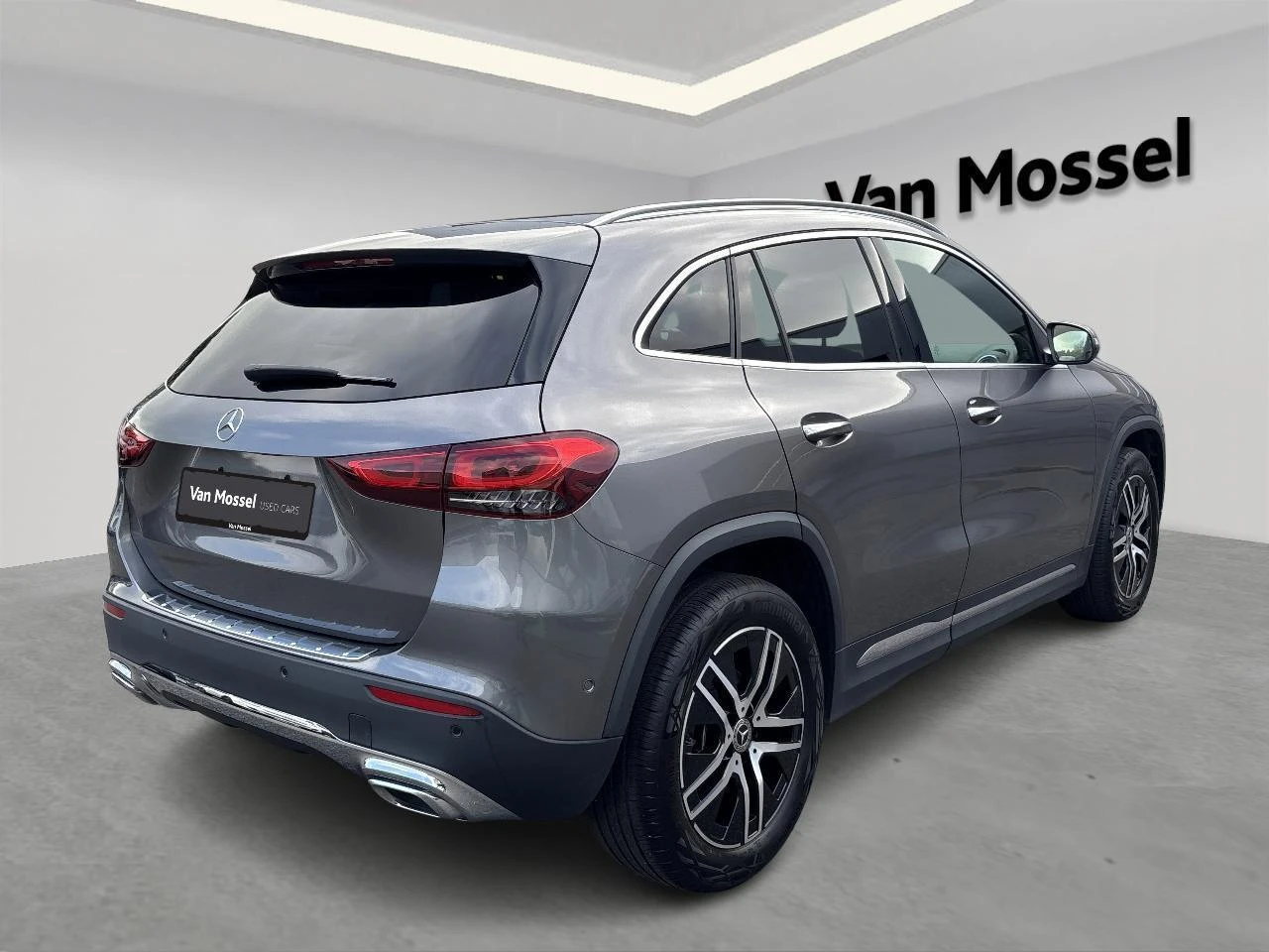 Mercedes-Benz-GLA-image-3