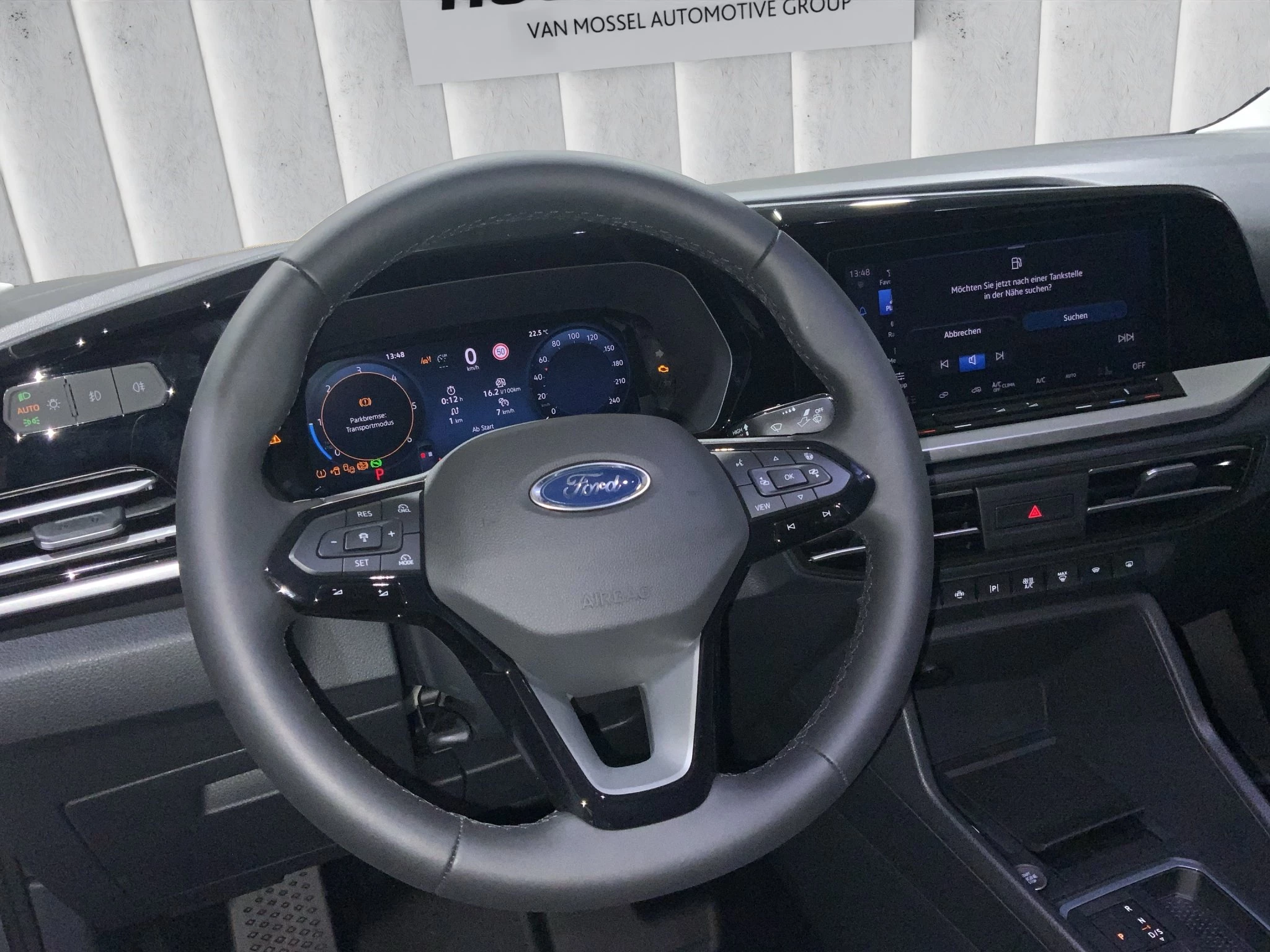 Ford Transit Connect L2 Grand Limited 2.0 EcoBlue 90kW Auto Kasten-LKW. 4-türig