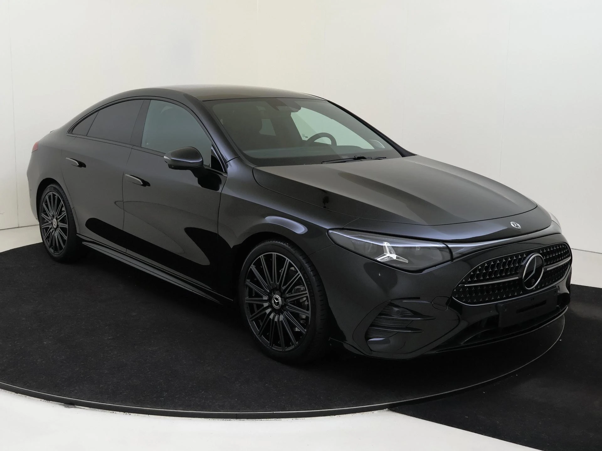 Mercedes-Benz-CLA-image-1