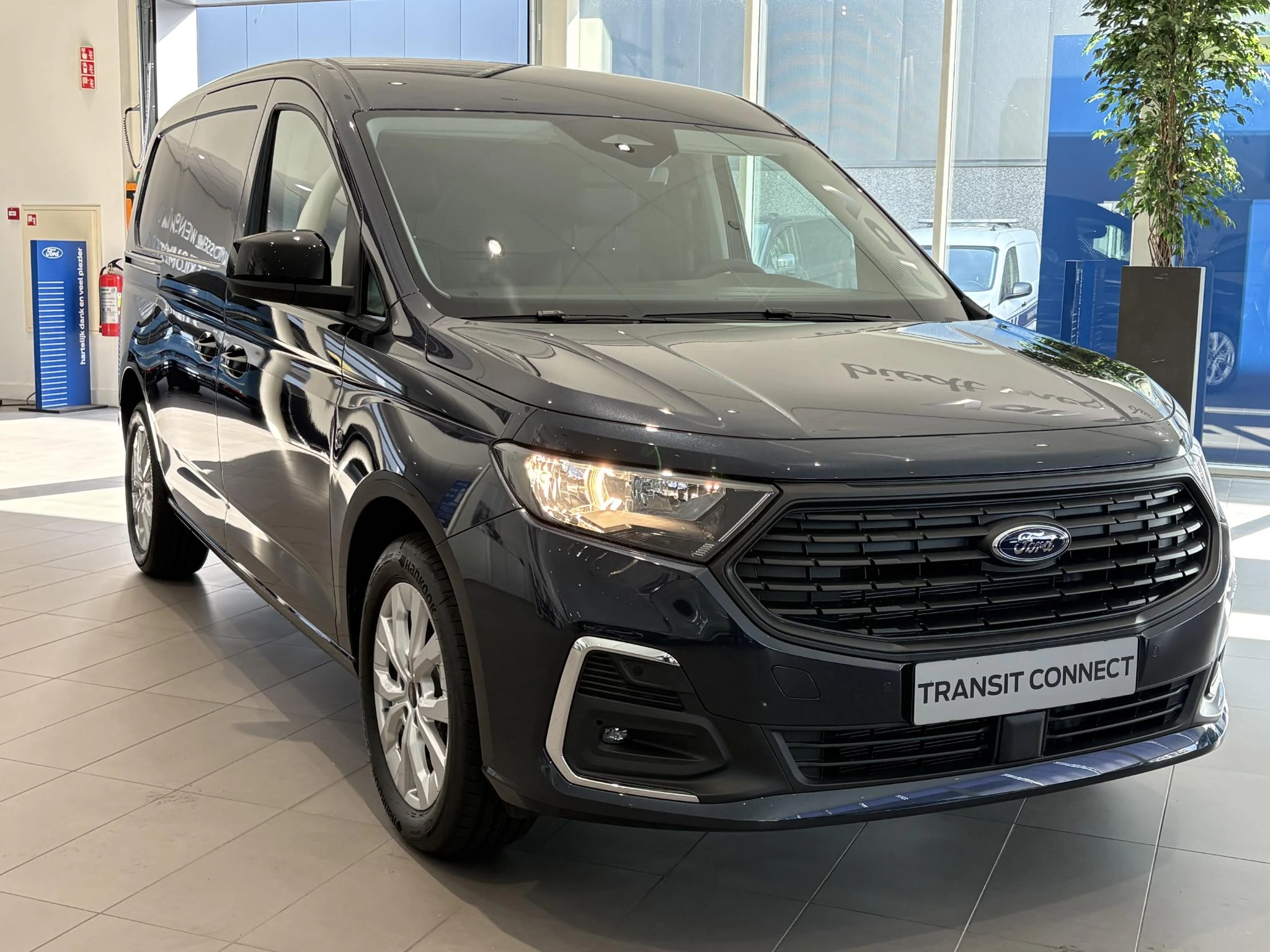 Ford-Transit Connect-image-2