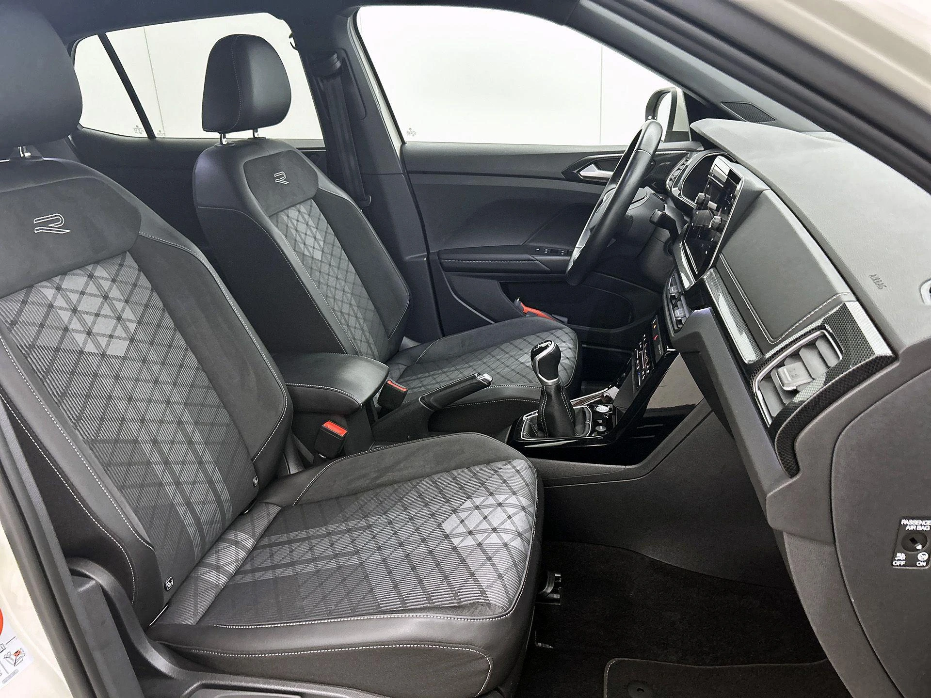 Volkswagen-T-Cross-image-39