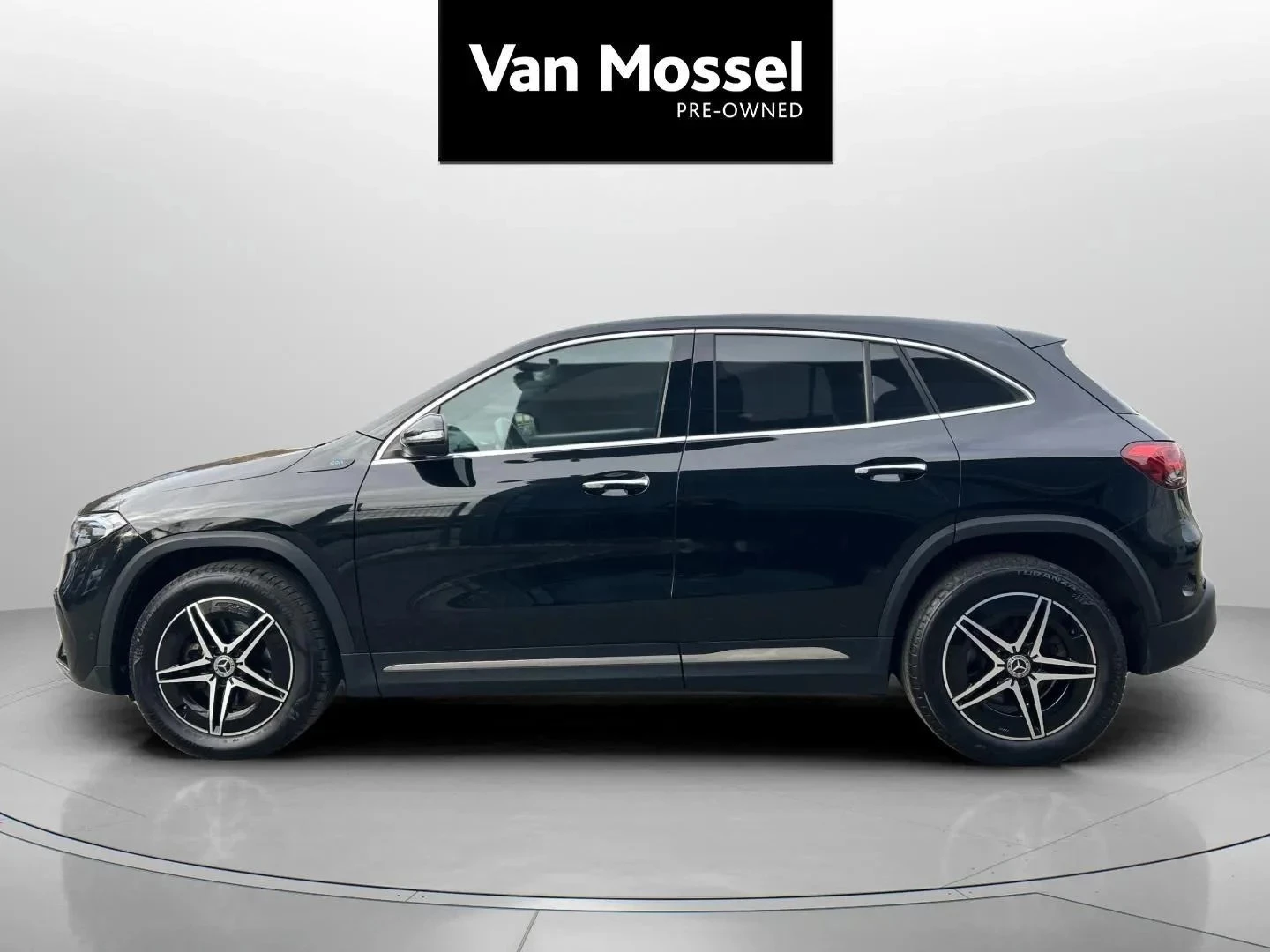 Mercedes-Benz-EQA-image-7