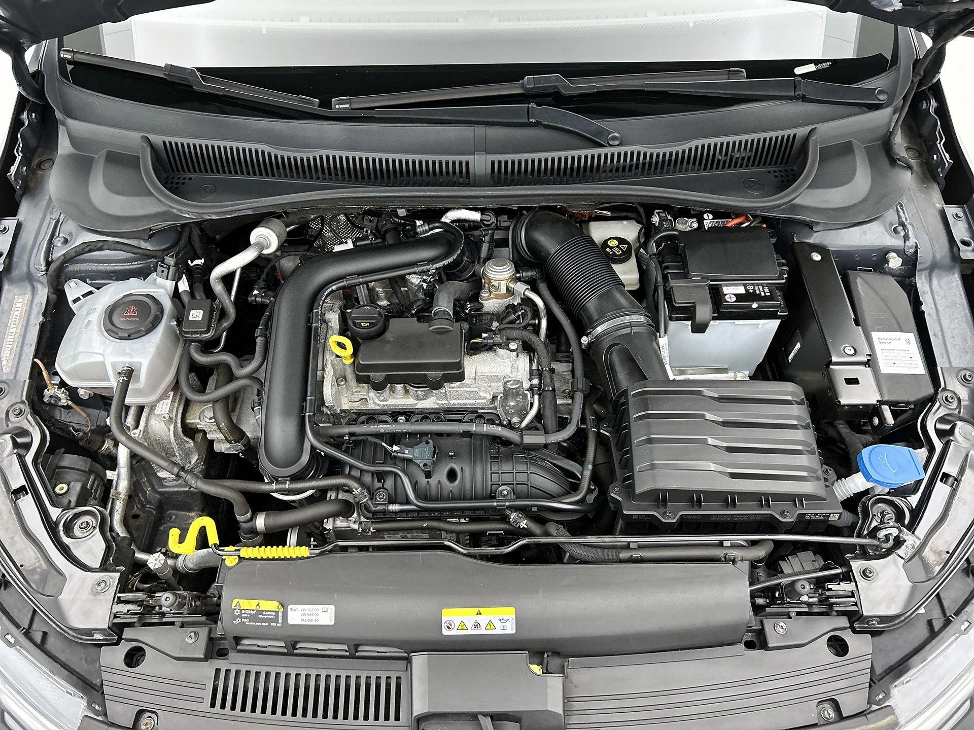 Volkswagen-Polo-image-27
