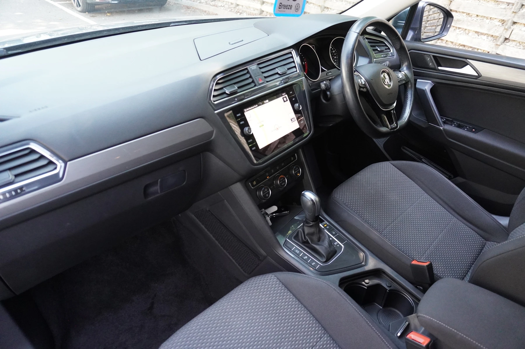 Volkswagen-Tiguan Allspace-image-1