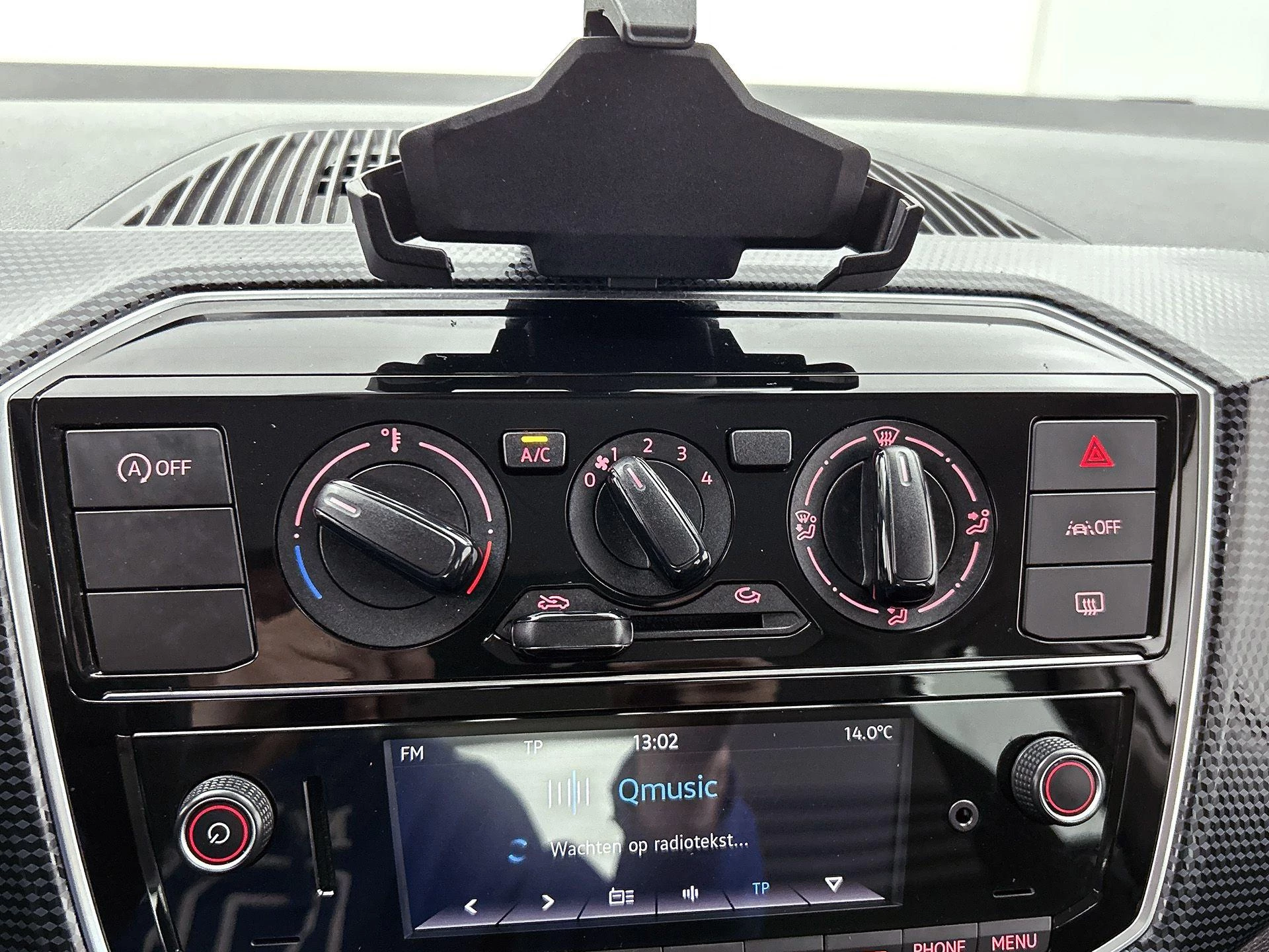 Volkswagen-up!-image-22