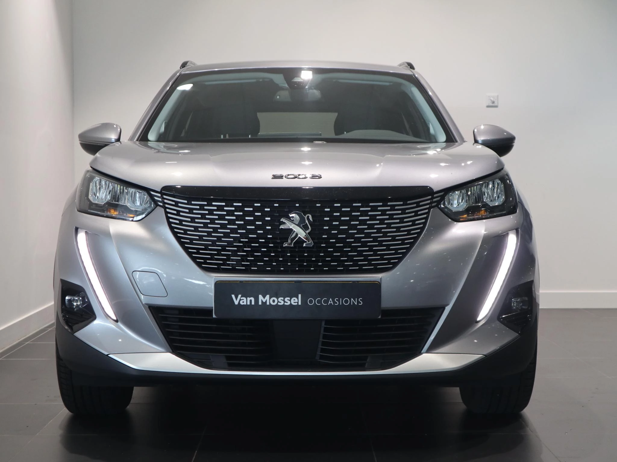 Peugeot-e-2008-image-1