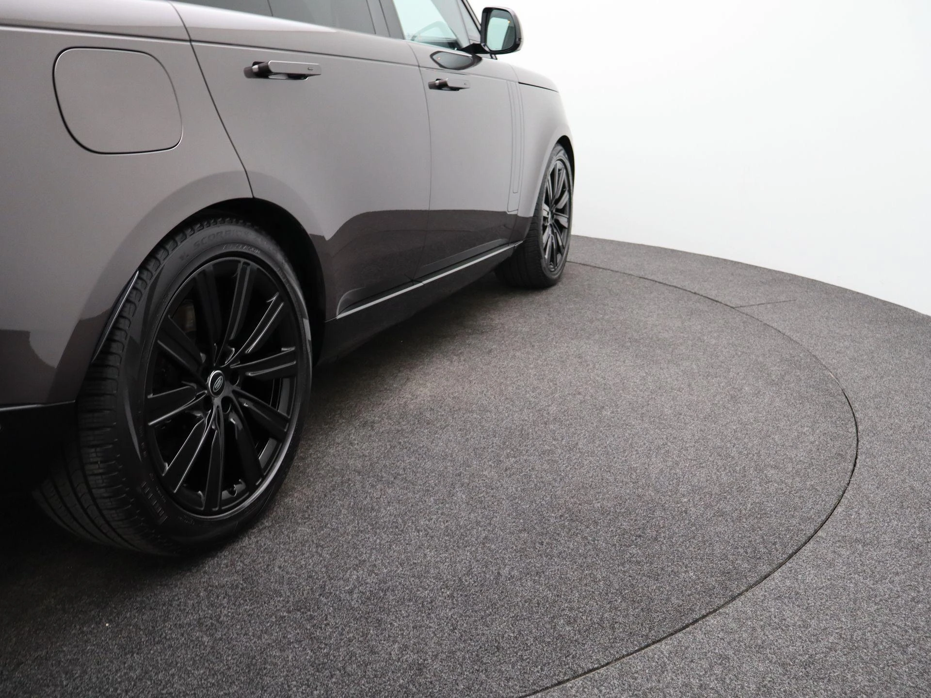 Land Rover-Range Rover-image-50