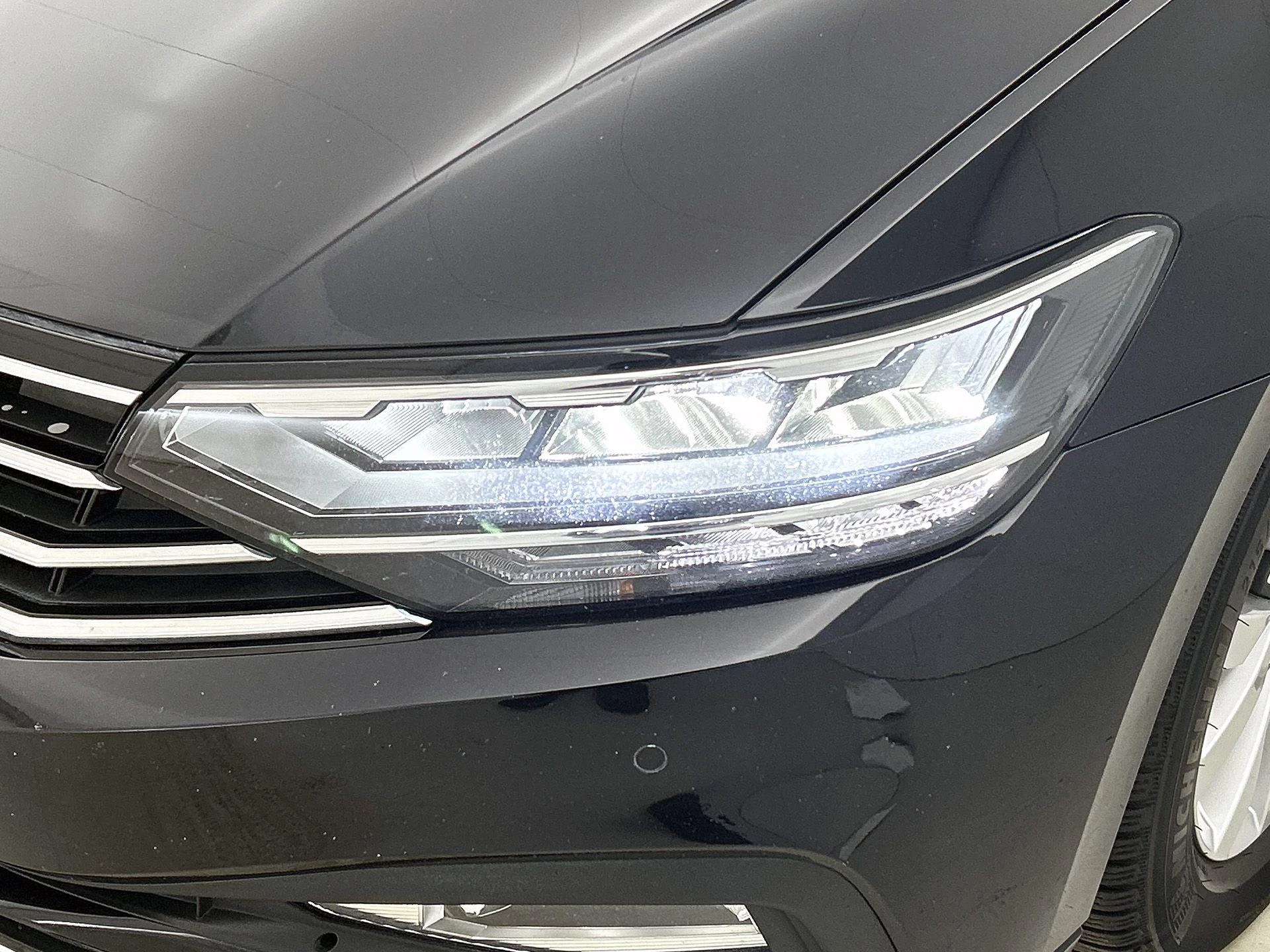 Volkswagen-Passat-image-26