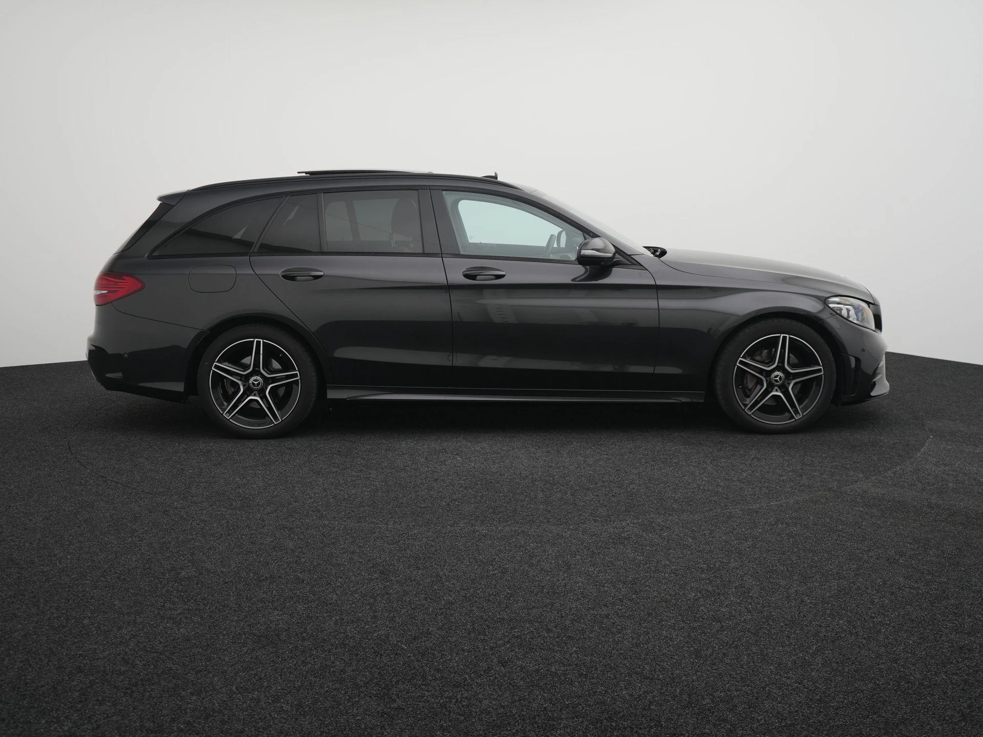 Mercedes-Benz-C-Klasse-image-5