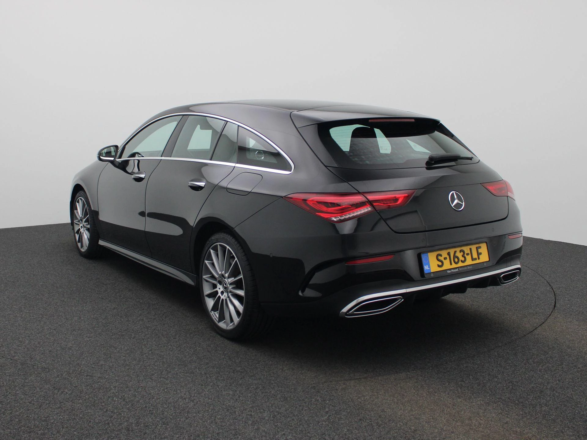 Mercedes-Benz CLA Shooting Brake 250 e AMG Line