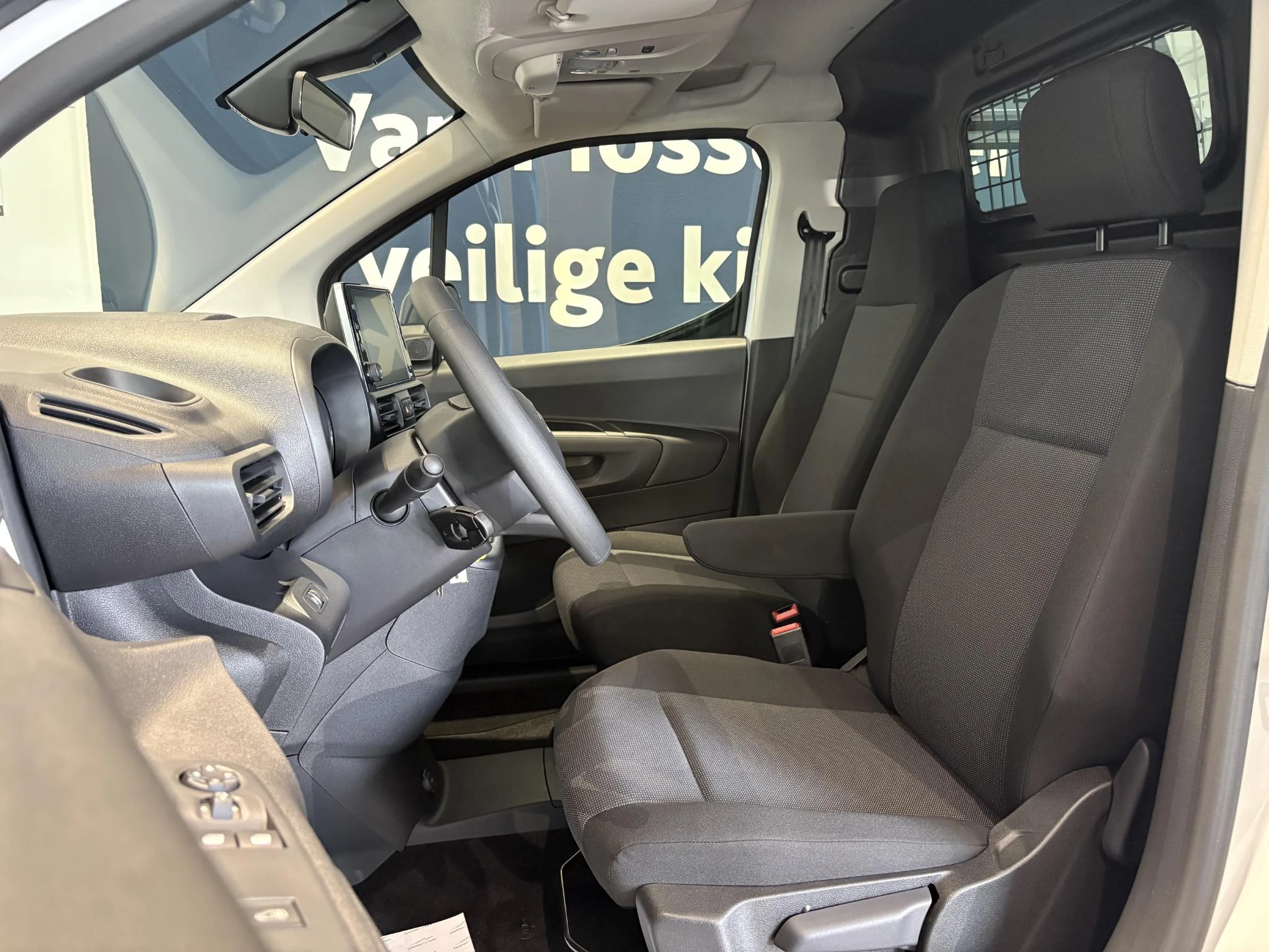 Citroën-ë-Berlingo-image-9