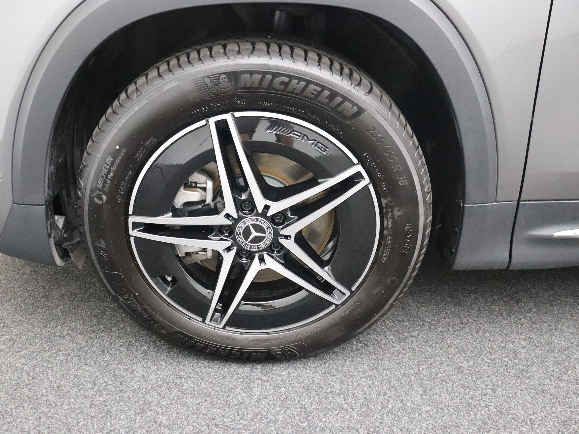 Mercedes-Benz EQB 250+ AMG Line + PANORAMISCH DAK + CARPLAY + ADVANCED SOUND +