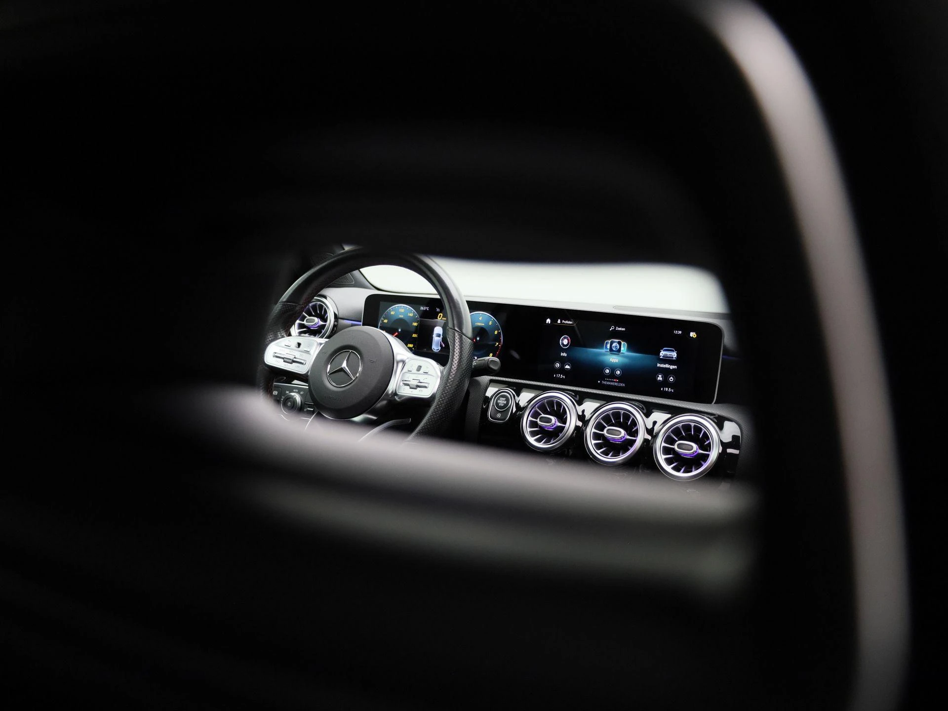 Mercedes-Benz-A-Klasse-image-49