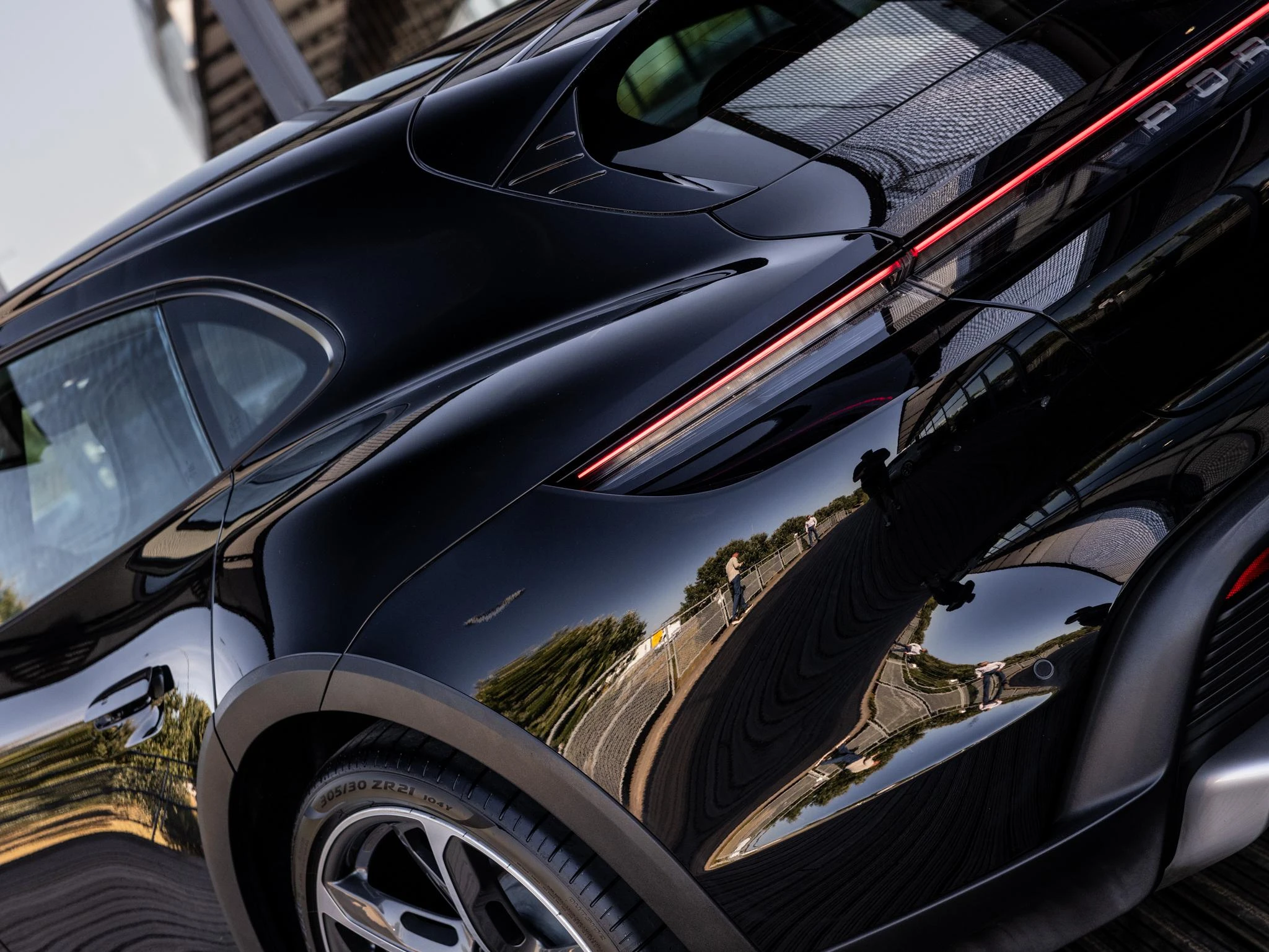 Porsche-Taycan-image-8
