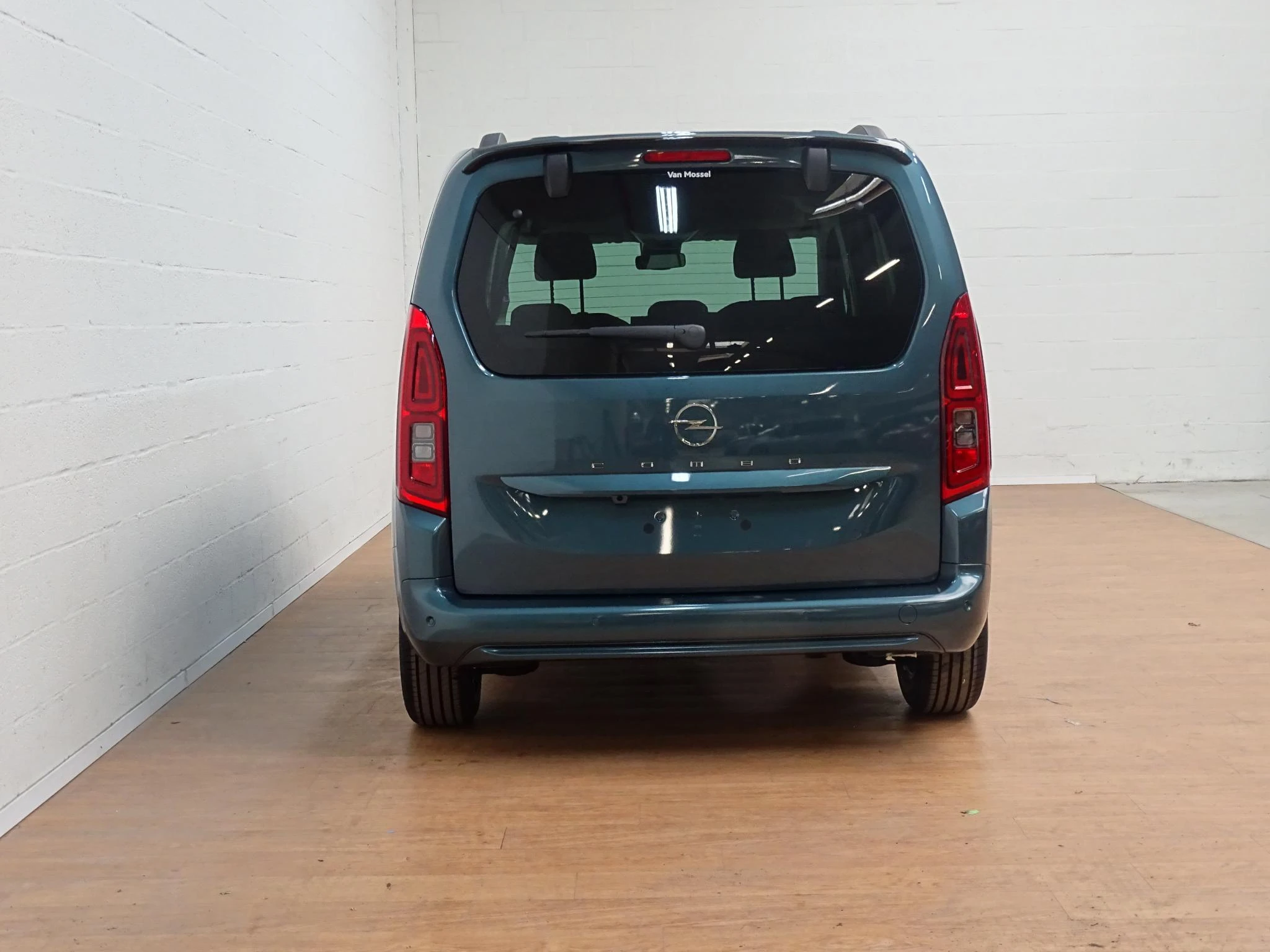 Opel Combo Life 1.2T Edition+gps+camera+park pilot achteraan