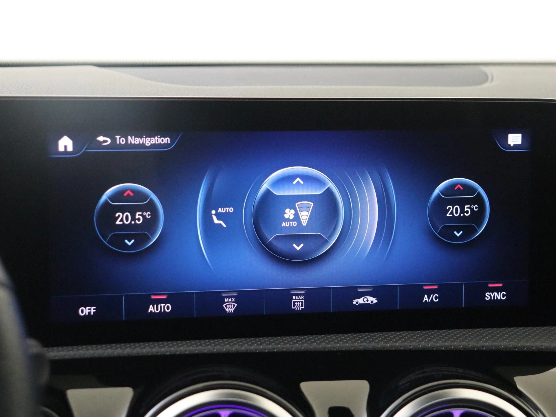 Mercedes-Benz-A-Klasse-image-20