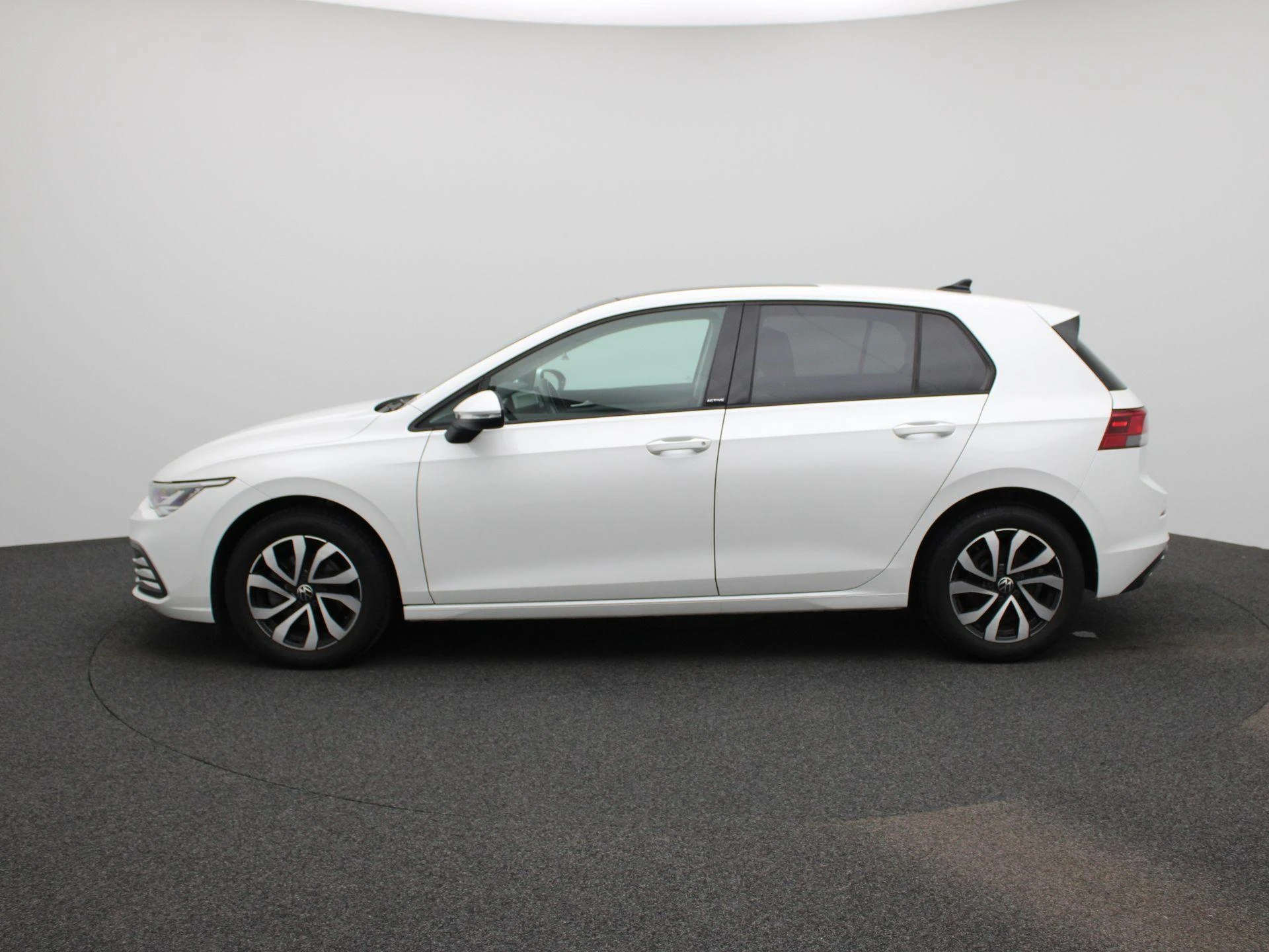Volkswagen-Golf-image-5