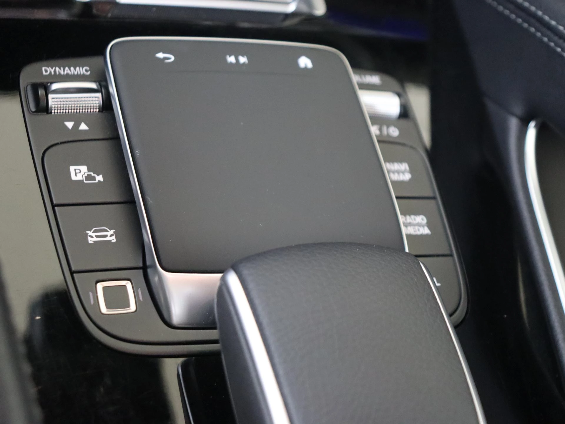 Mercedes-Benz-GLE-image-20