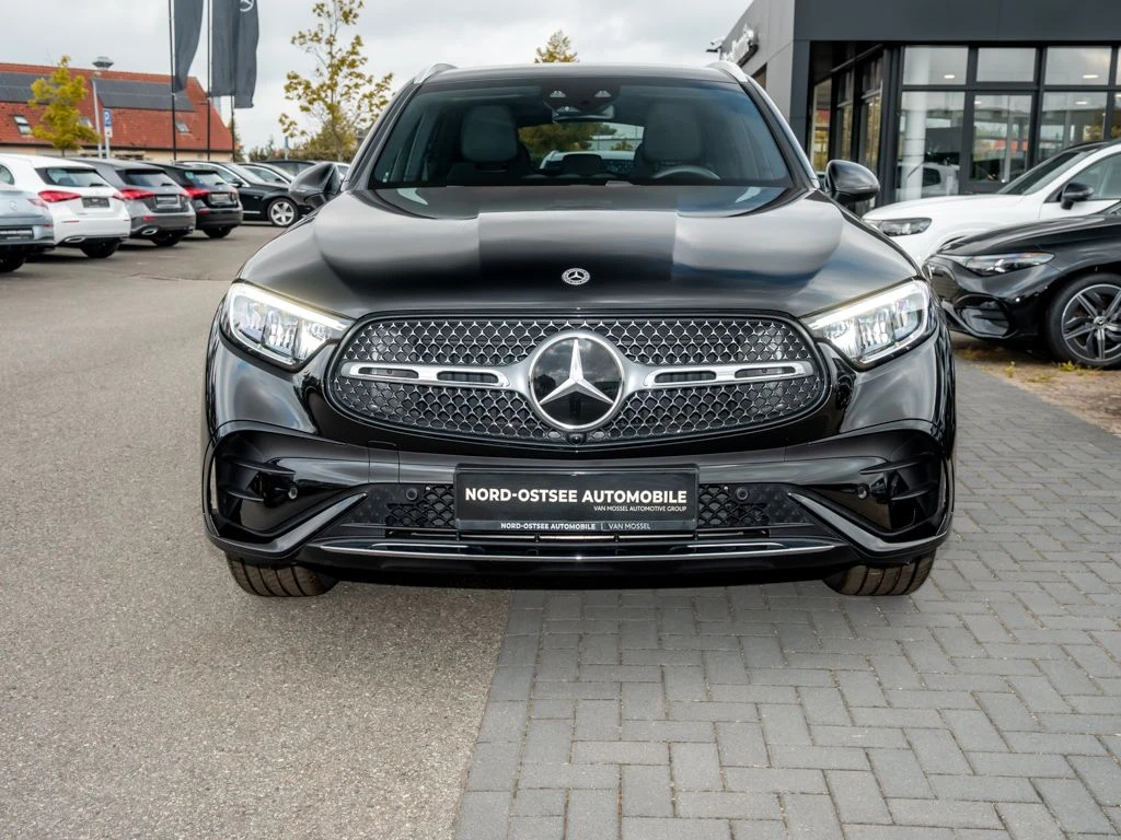 Mercedes-Benz-GLC 300 d-image-3