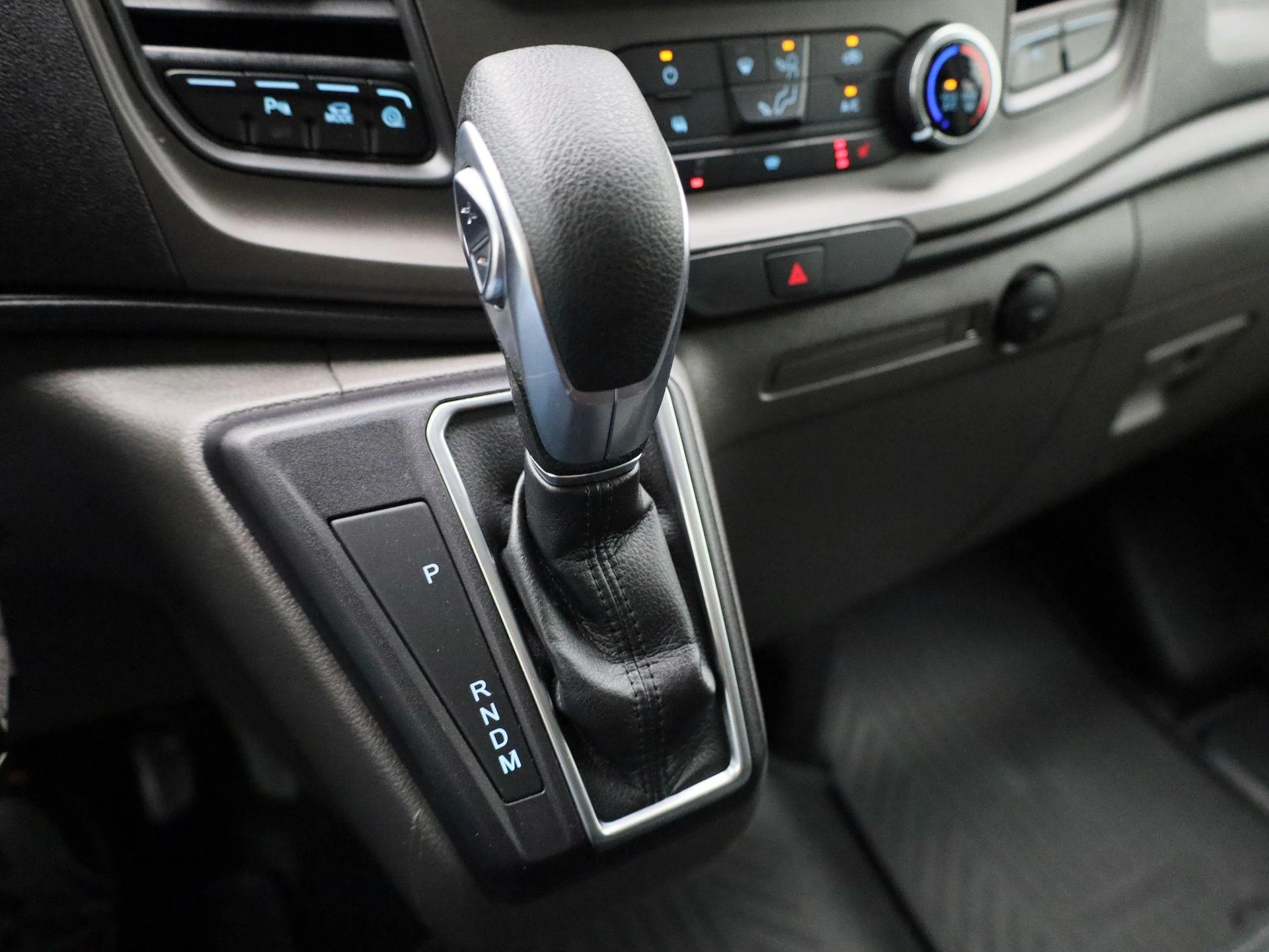 Ford-Transit Custom-image-20