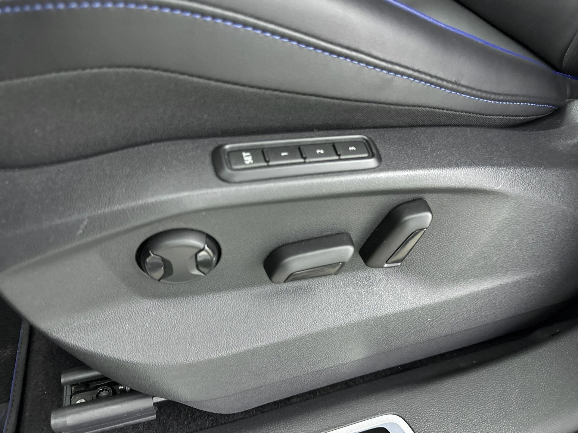 Volkswagen-Tiguan-image-11