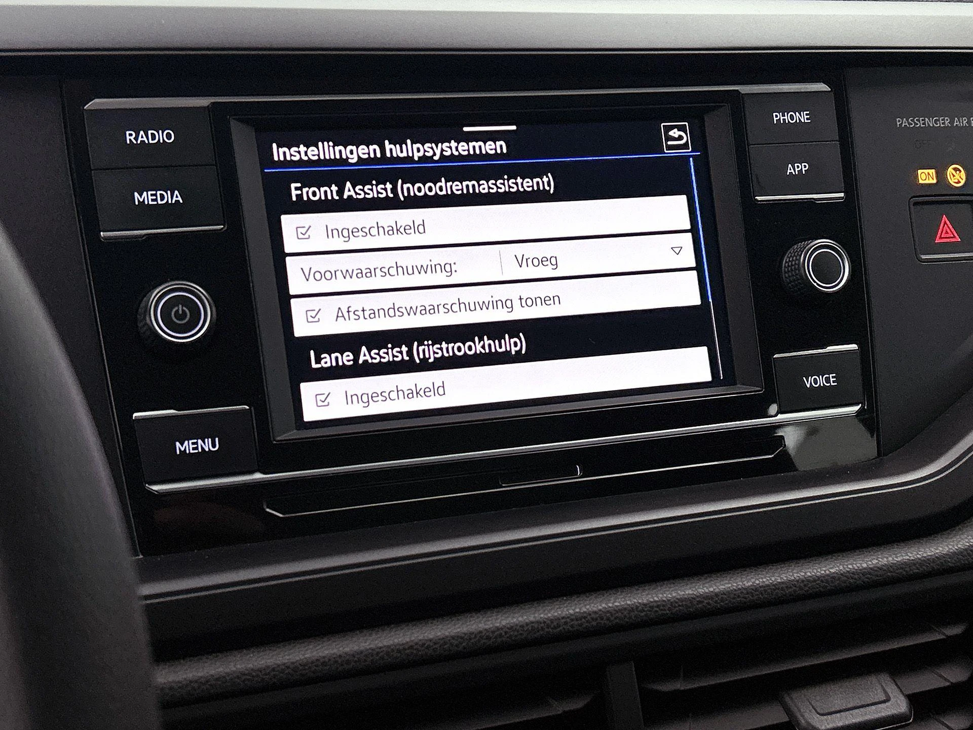 Volkswagen-Polo-image-11