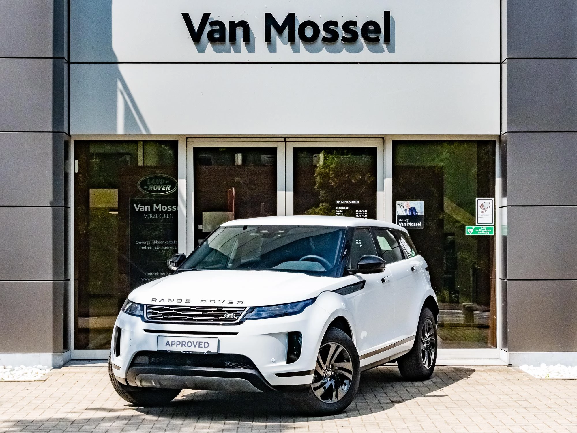 Land Rover-Range Rover Evoque-image-0