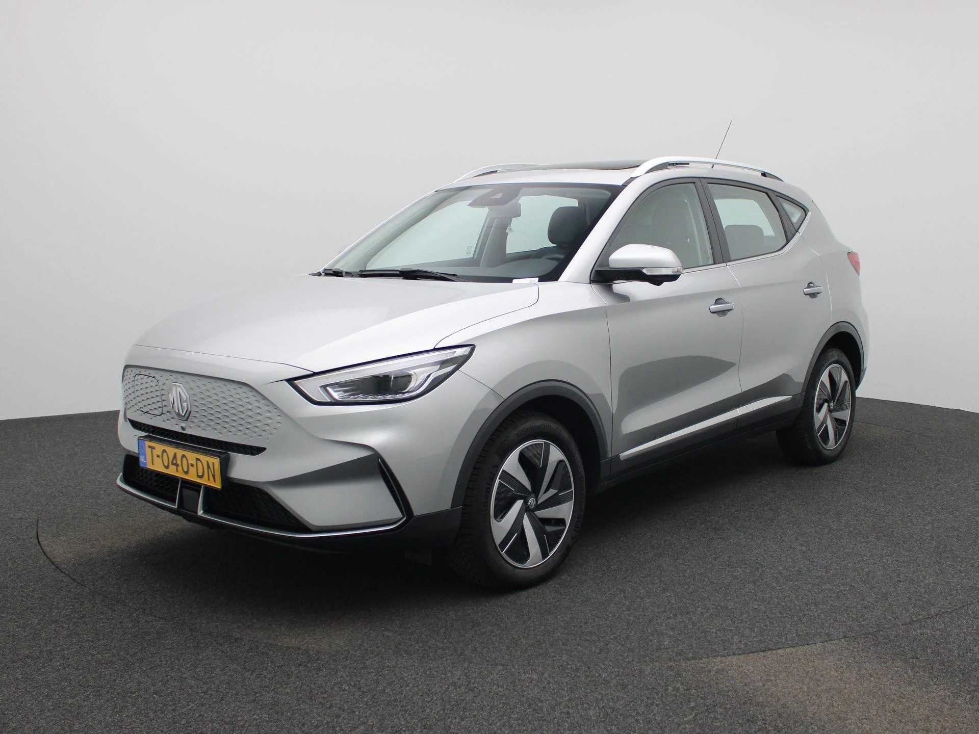 MG-ZS EV-image-0