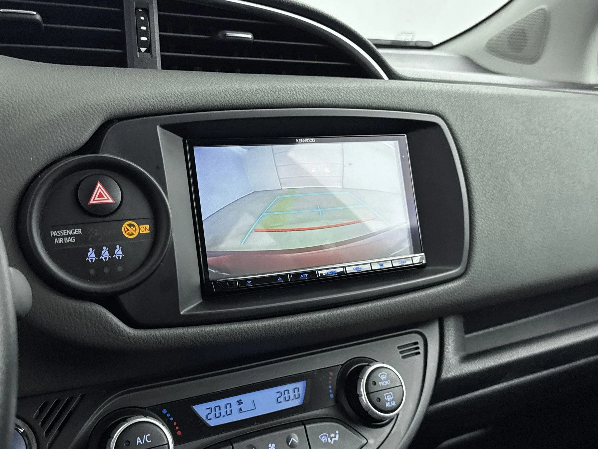 Toyota-Yaris-image-13