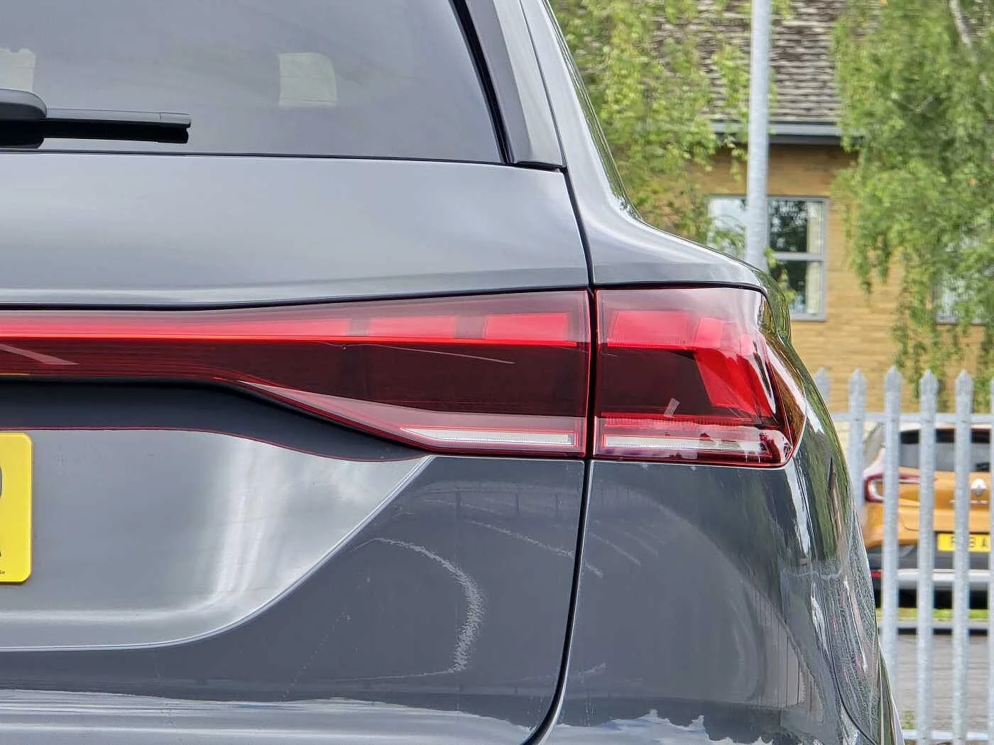 Audi-SQ6 e-tron-image-27