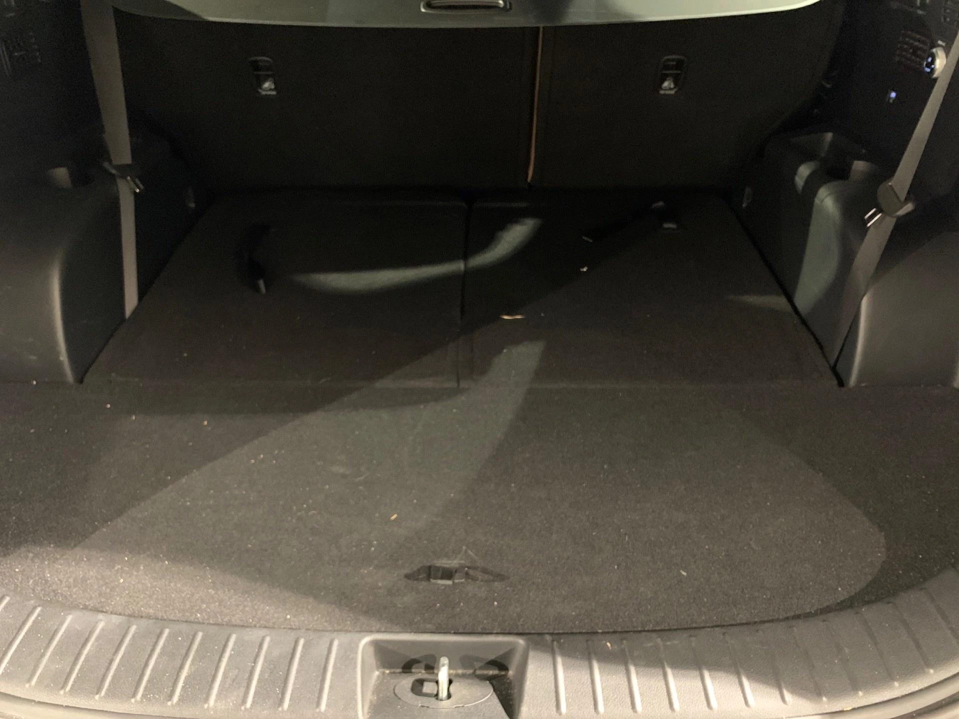 Hyundai-Santa Fe-image-12