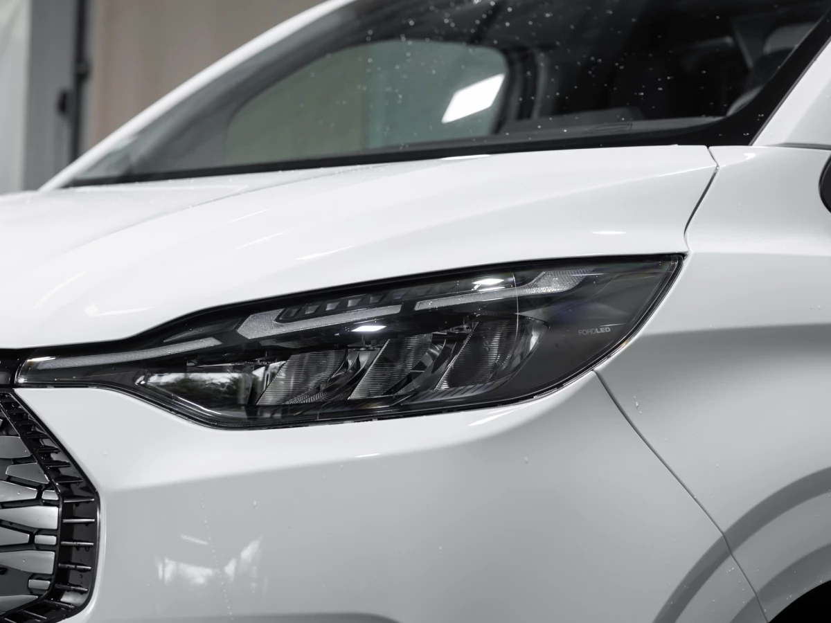 Ford-Transit Custom-image-3