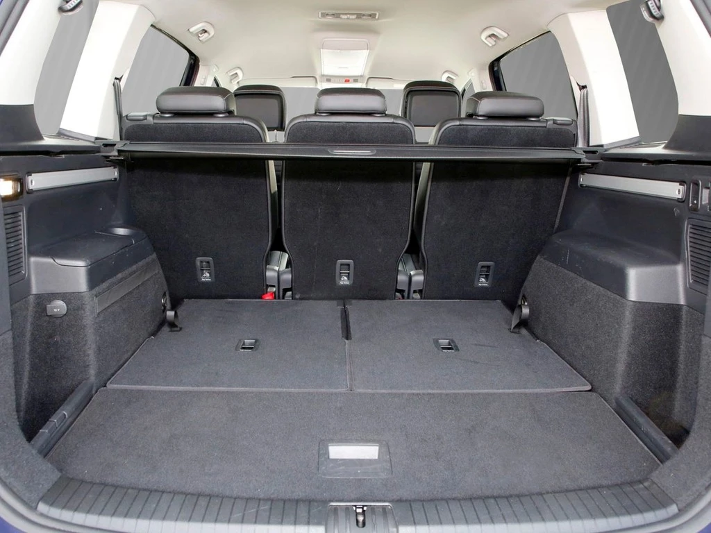 Volkswagen-Touran-image-4