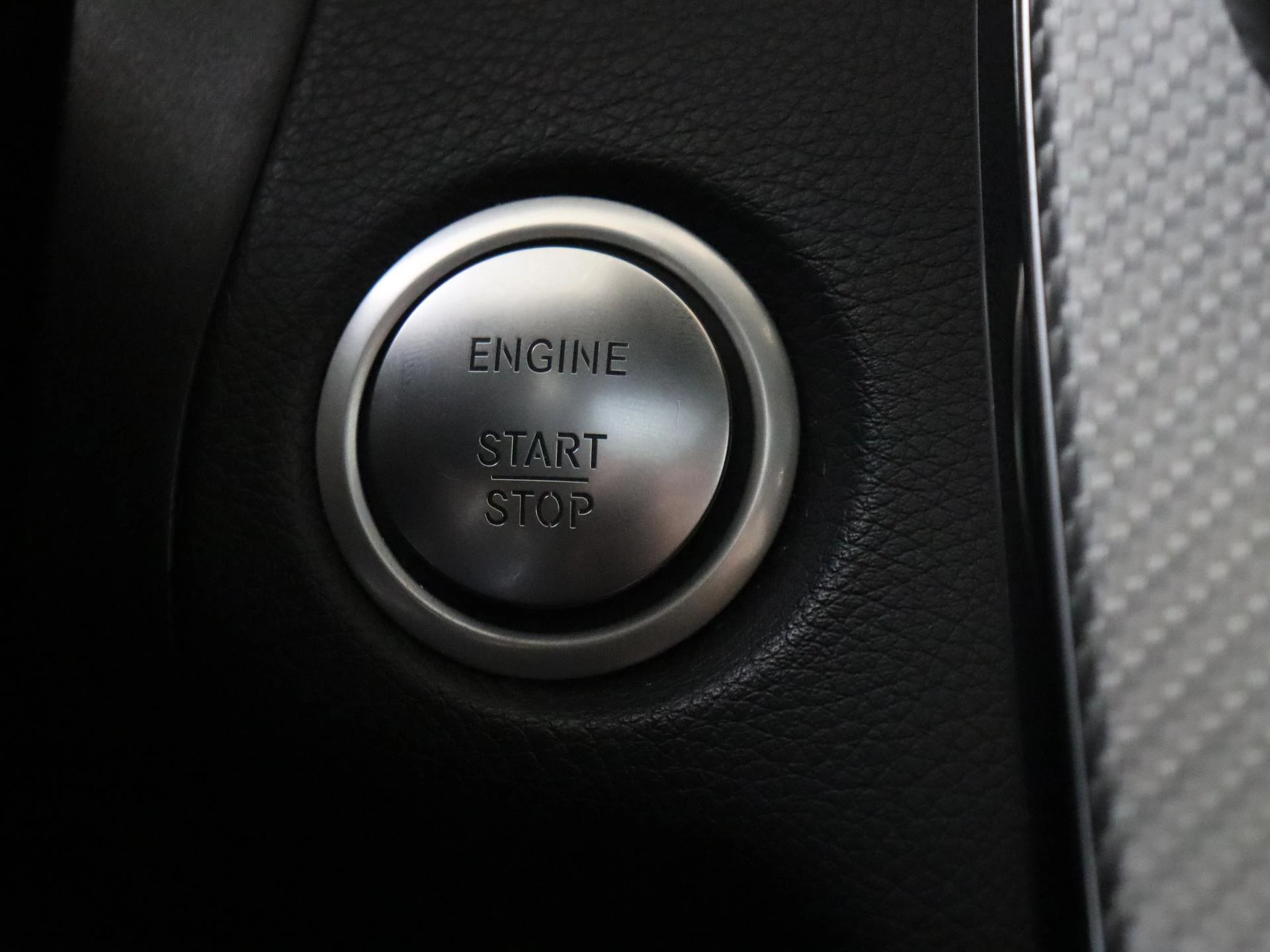 Mercedes-Benz-C-Klasse-image-30