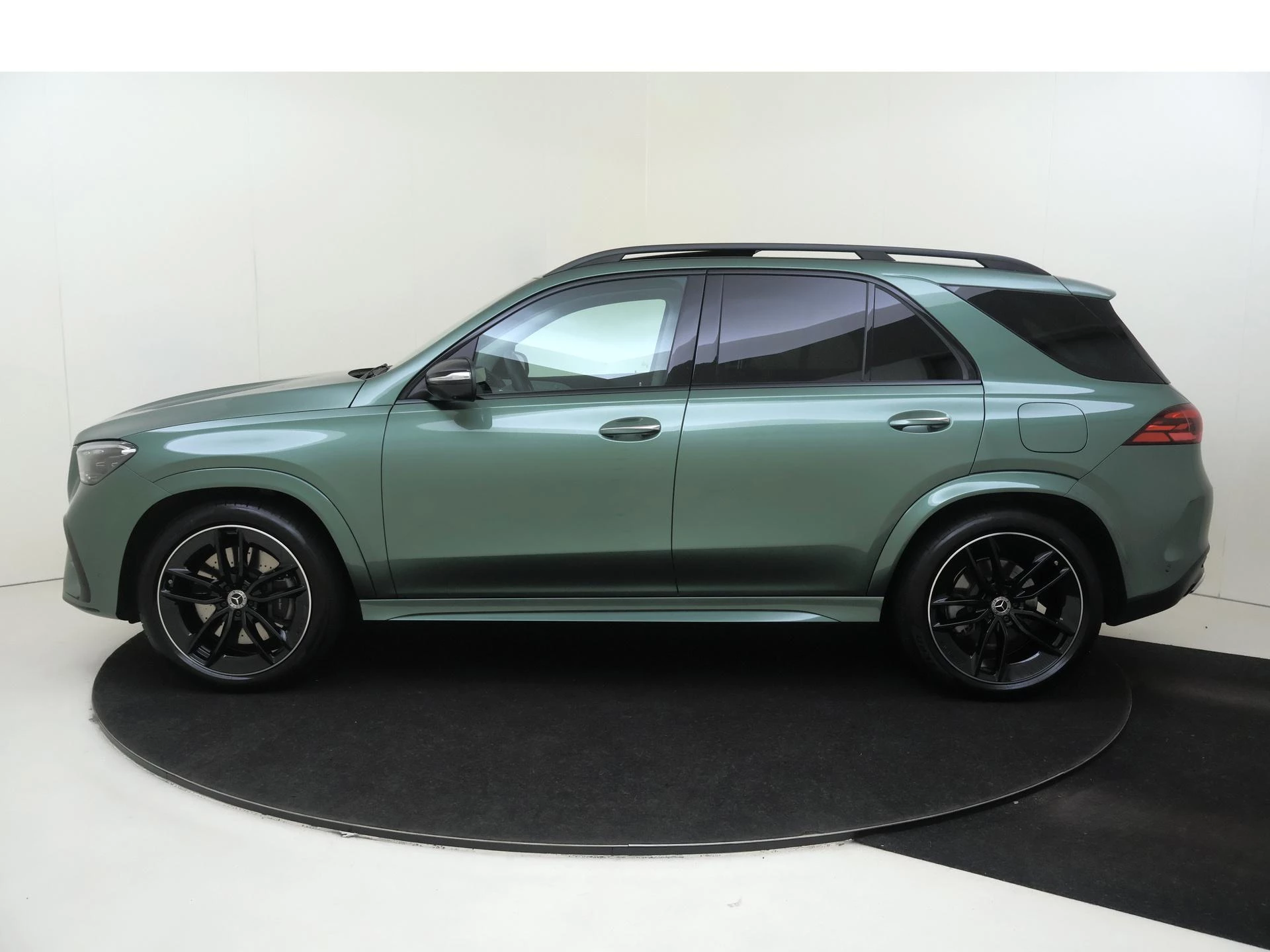 Mercedes-Benz-GLE-image-7