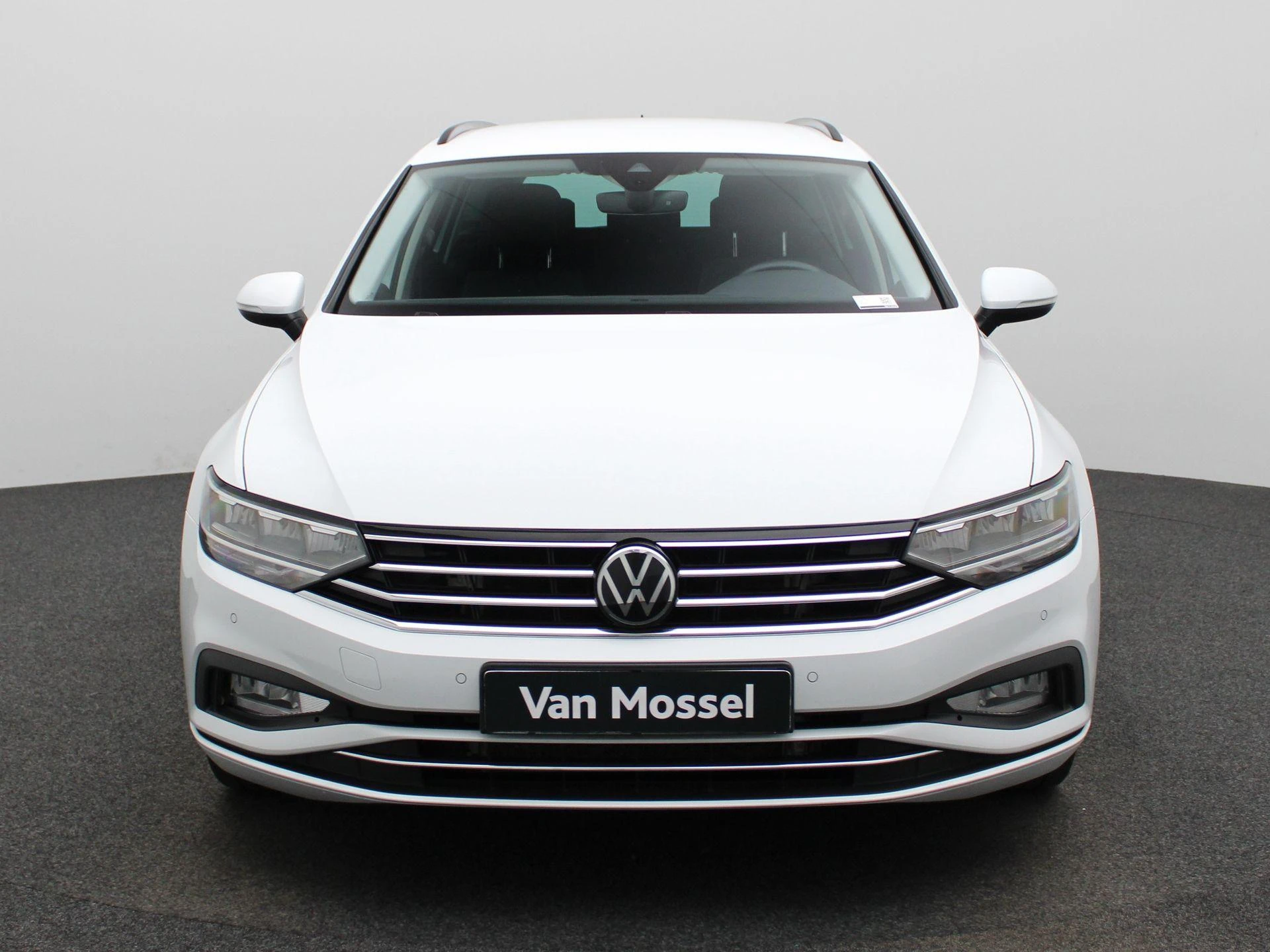Volkswagen-Passat-image-2