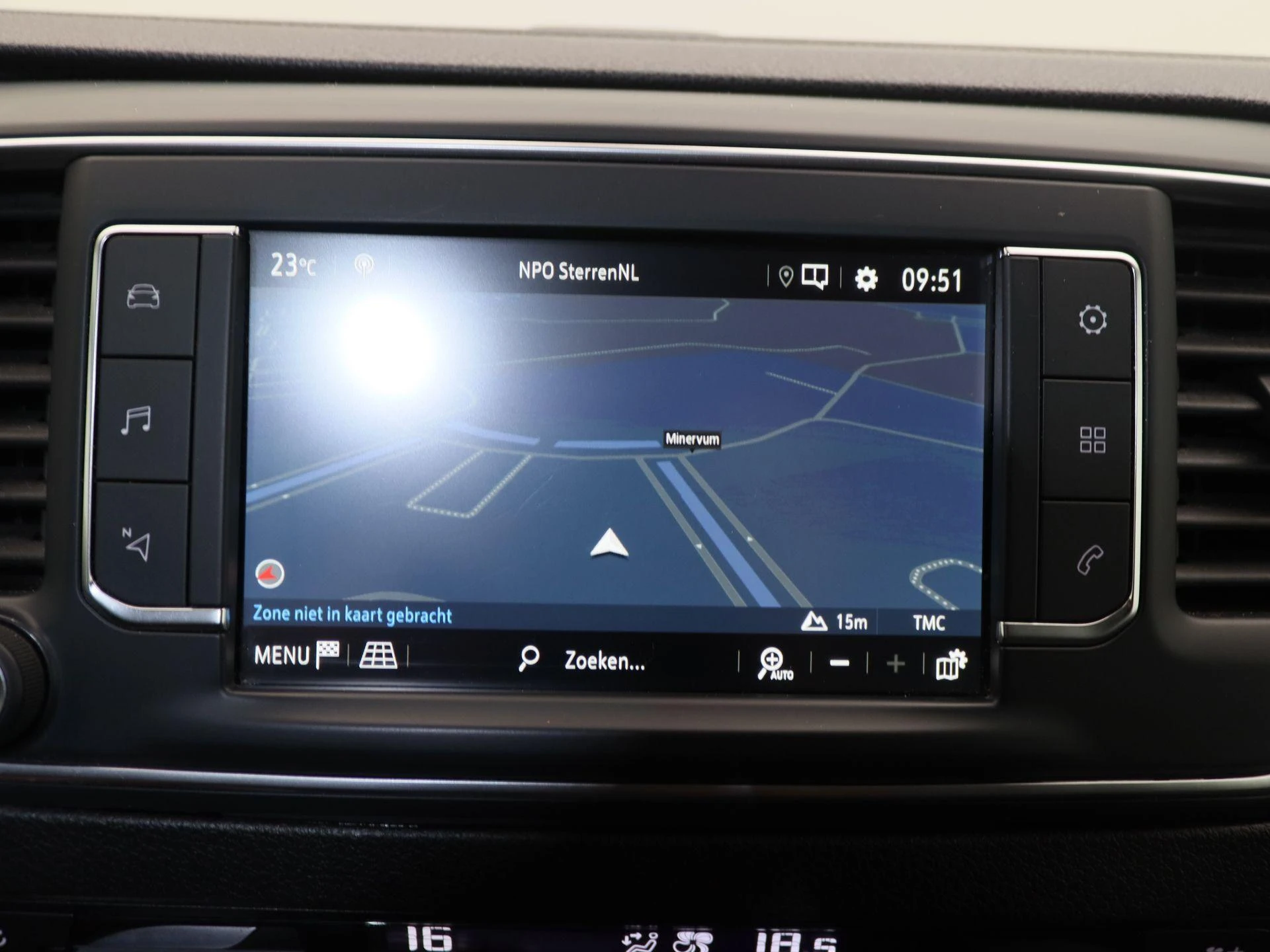 Opel-Vivaro-image-7