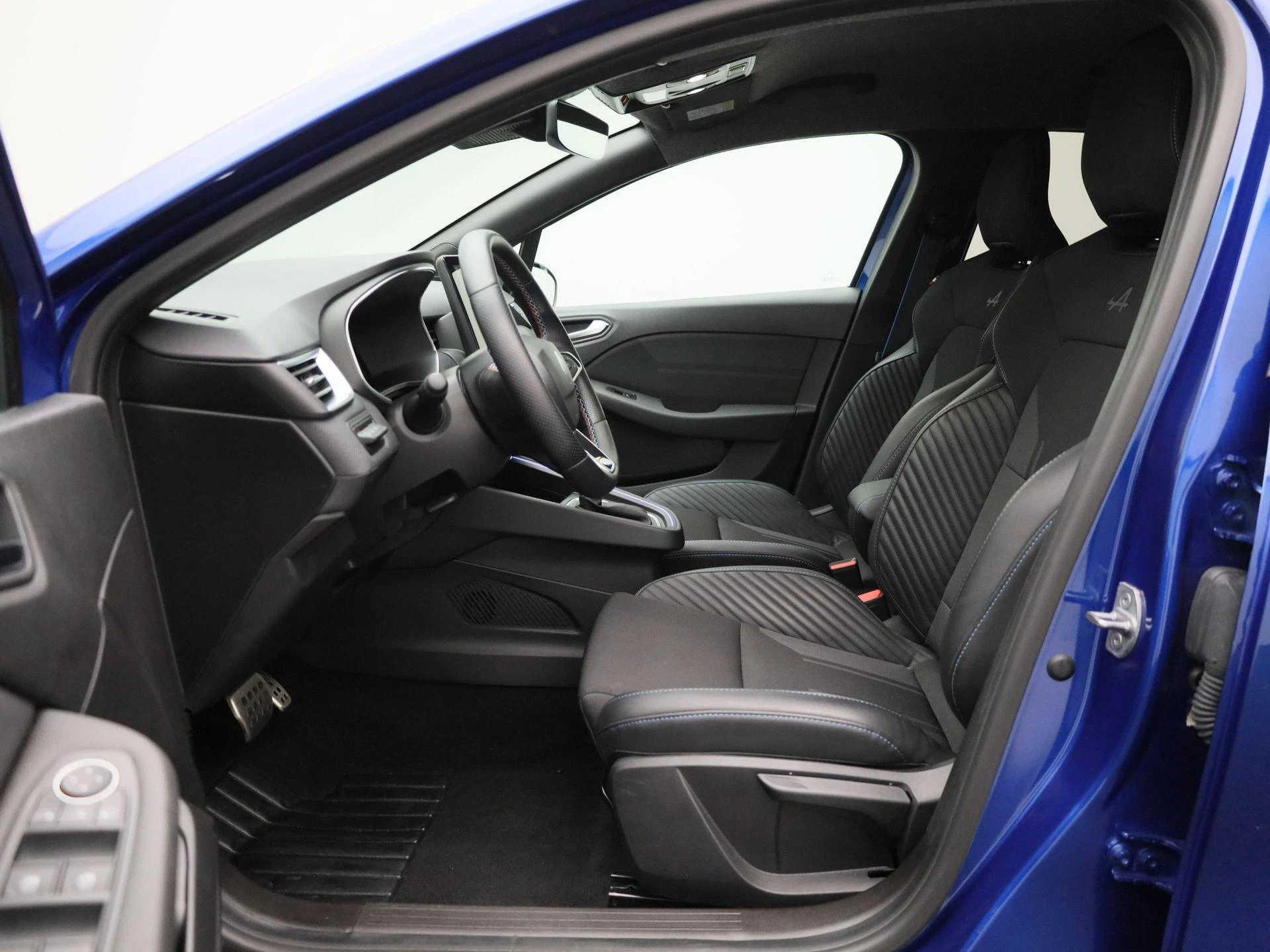 Renault-Clio-image-10
