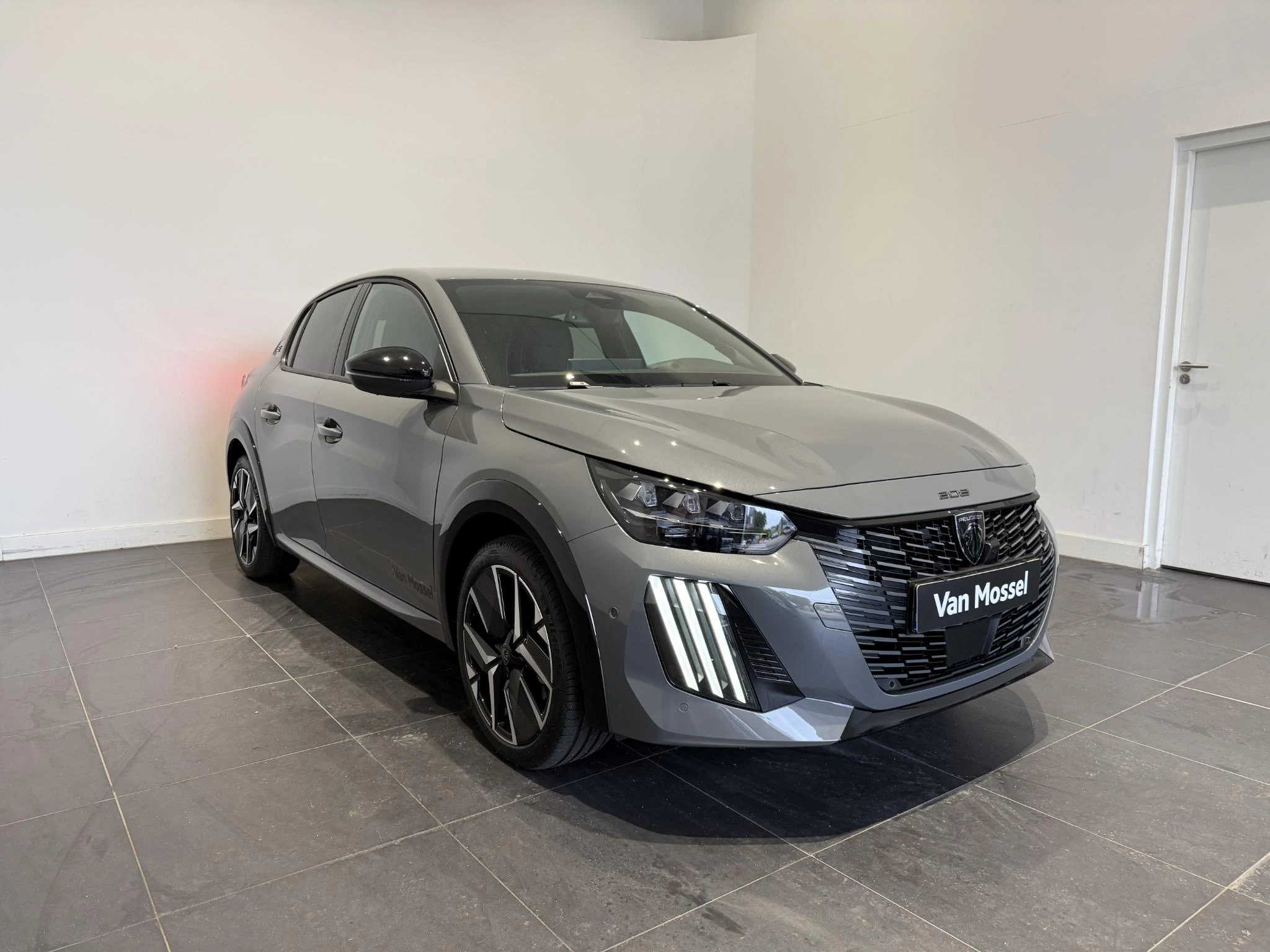 Peugeot-e-208-image-2