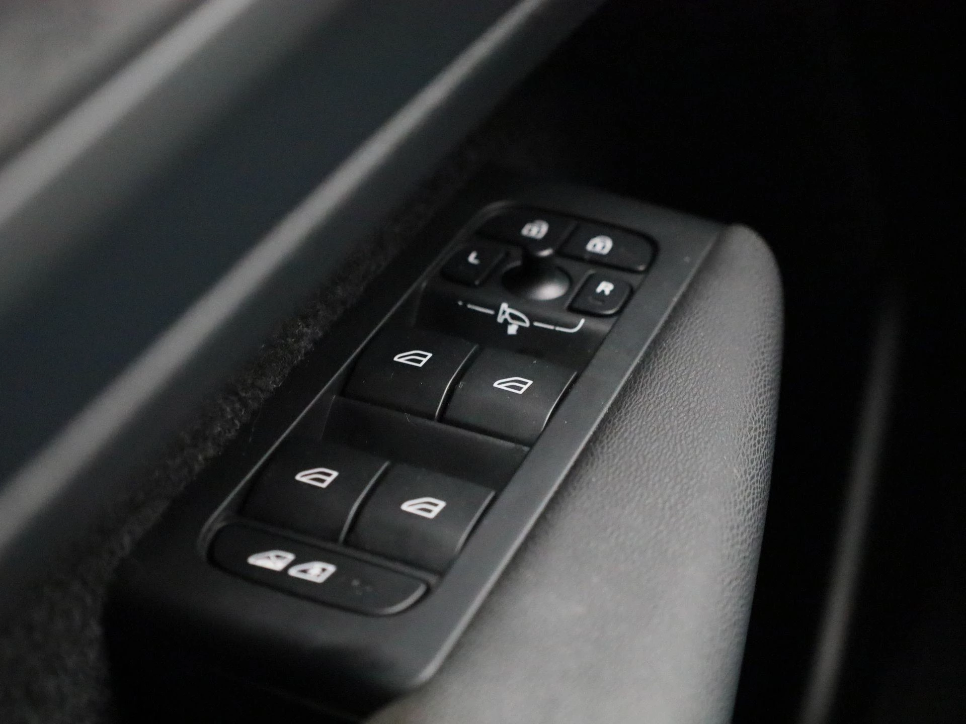 Volvo-XC40-image-30