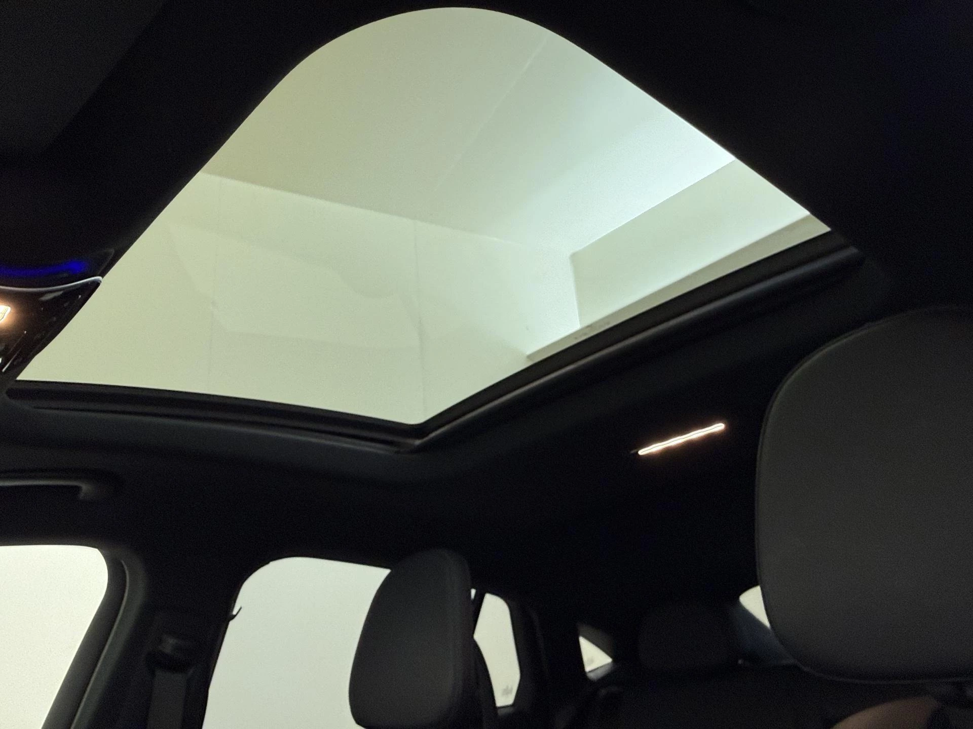 Mercedes-Benz-GLC-image-26