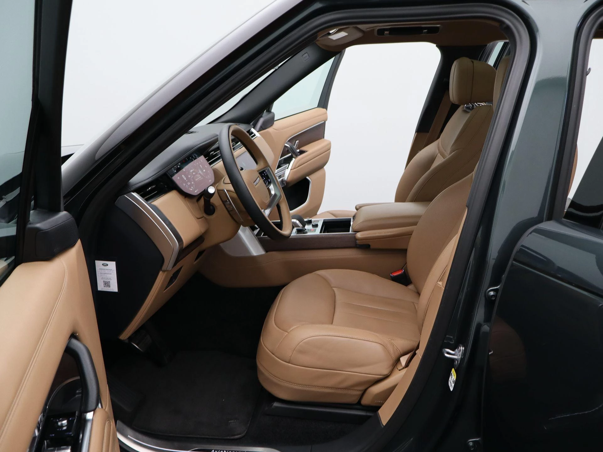 Land Rover-Range Rover-image-11