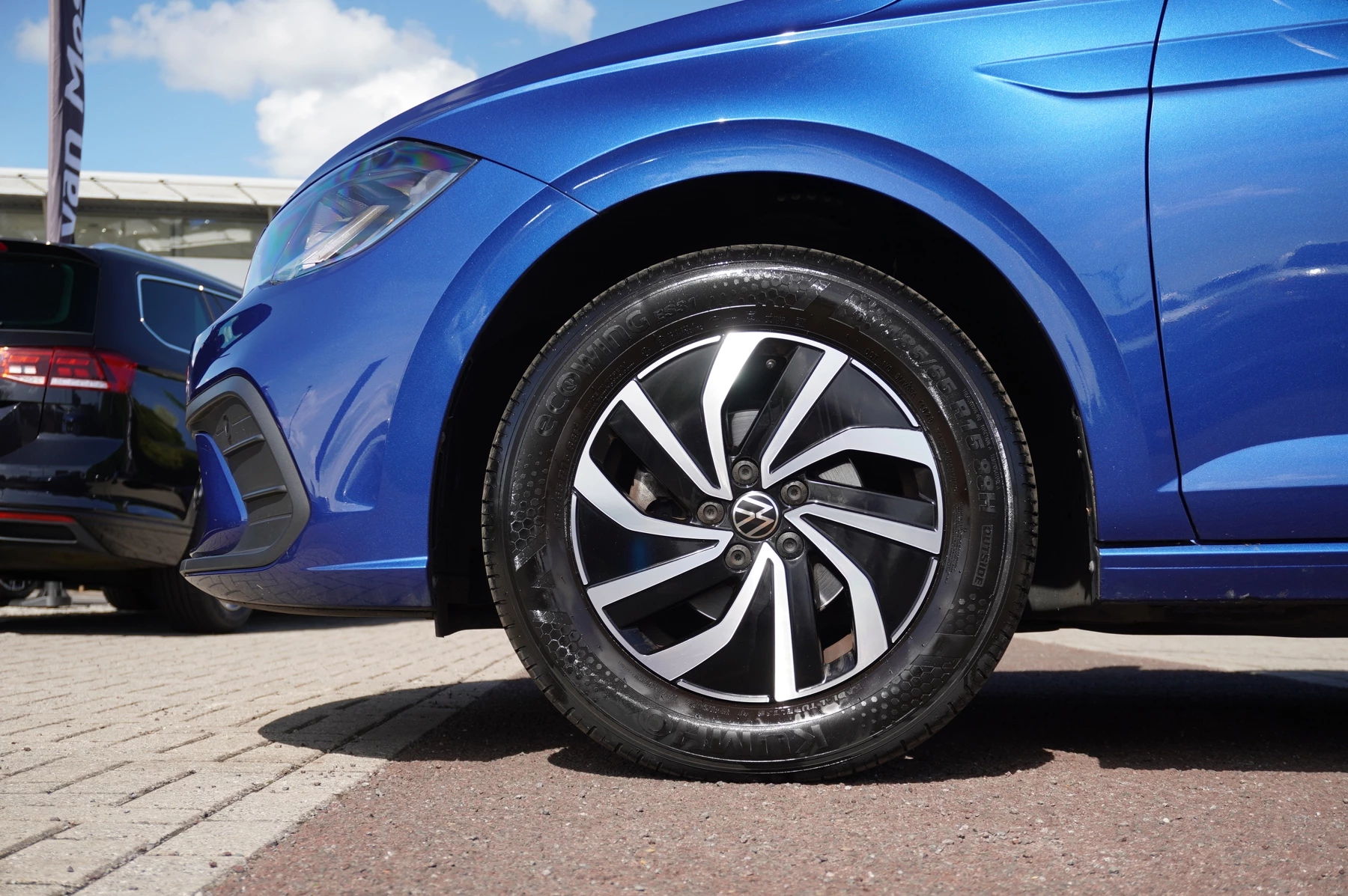 Volkswagen-Polo-image-4