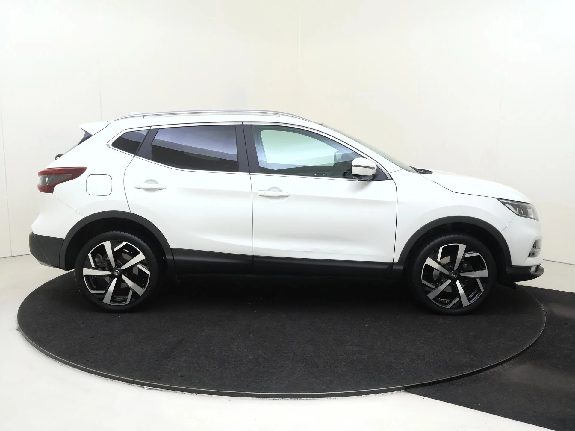 Nissan QASHQAI 1.3 DIG-T Premium Edition