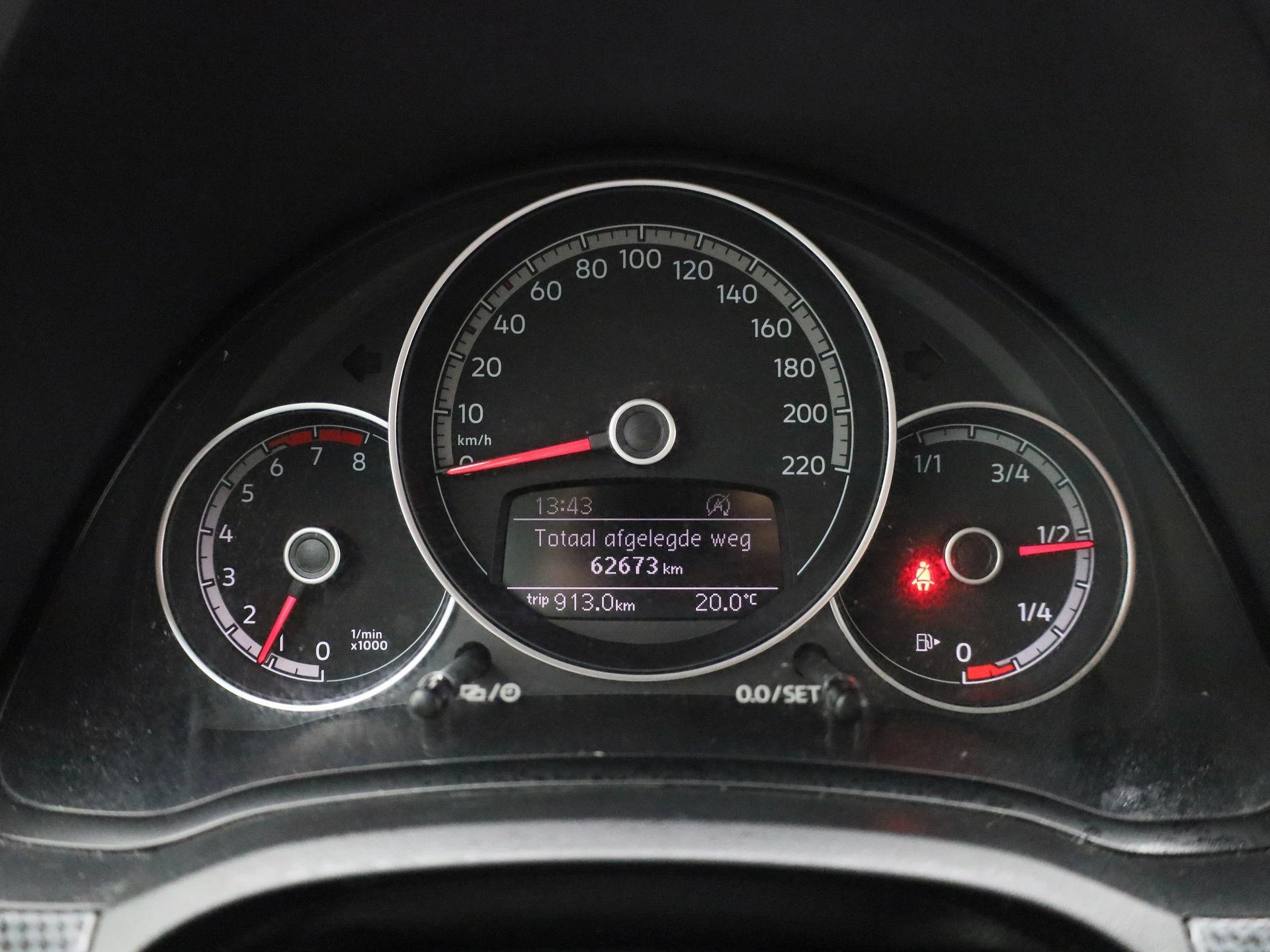 Volkswagen-up!-image-15