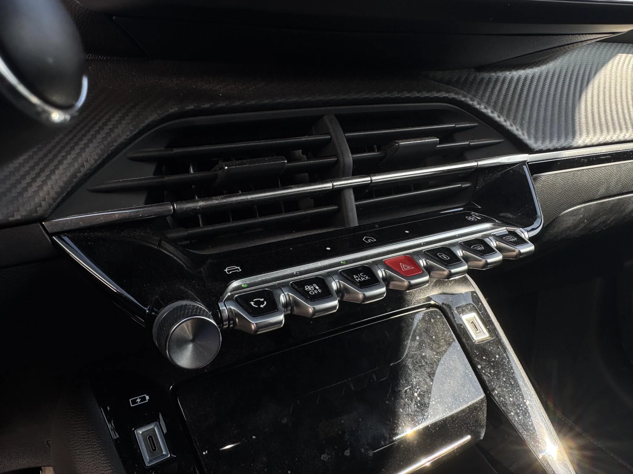 Peugeot-208-image-19